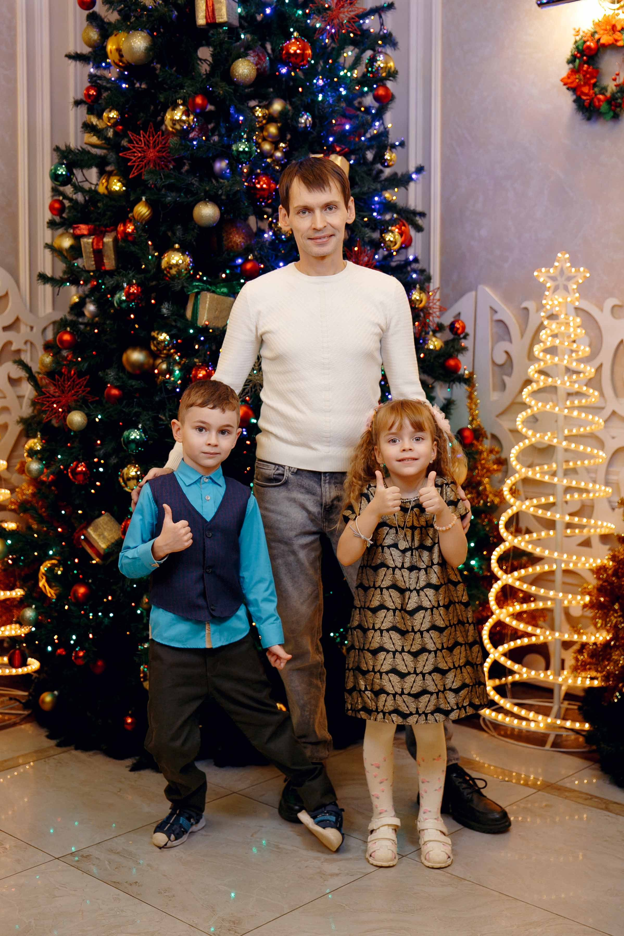 Елка в «Казармах» ТЮЗ. Ваш репортажный фотограф Артемий Антонов