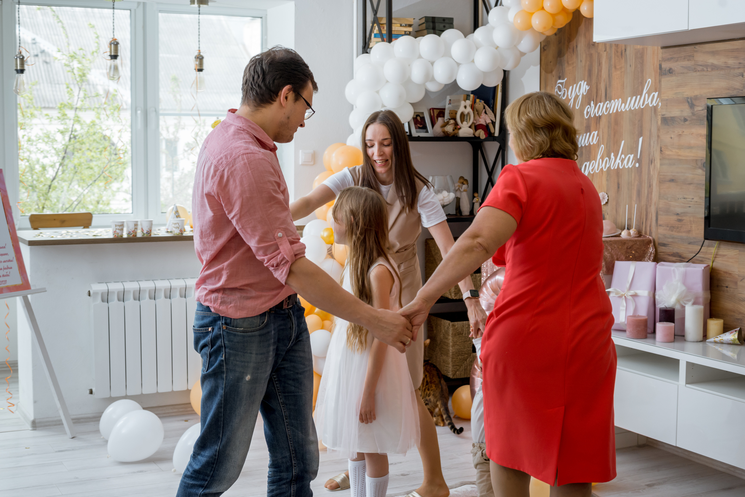 День рождения дома. Юлечке 8 лет. Свадебный и семейный фотограф в Москве Елена Брюханова
