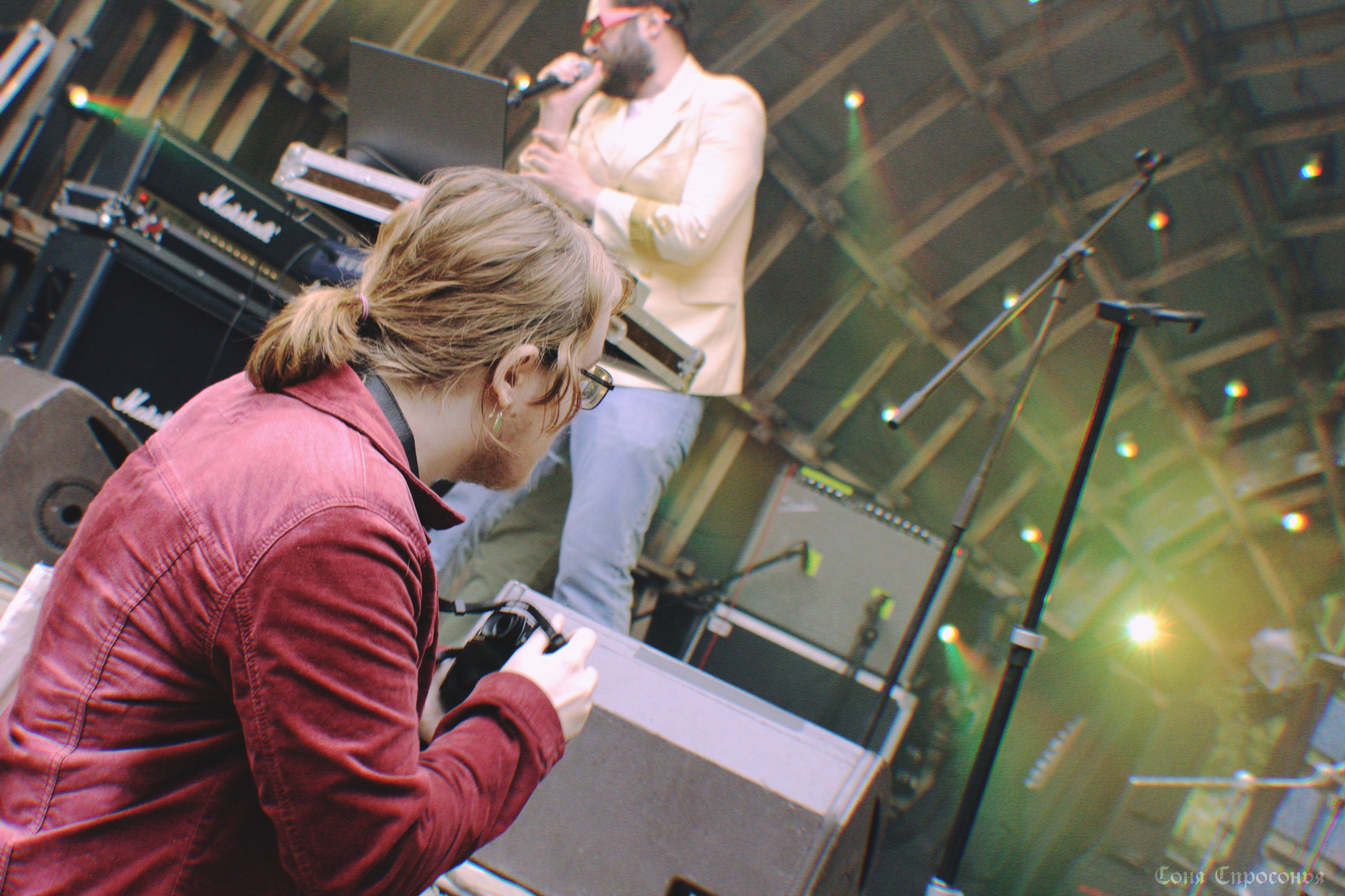 Синестетик 26.08.23. Концертный и портретный фотограф в Москве Соня Спросонья