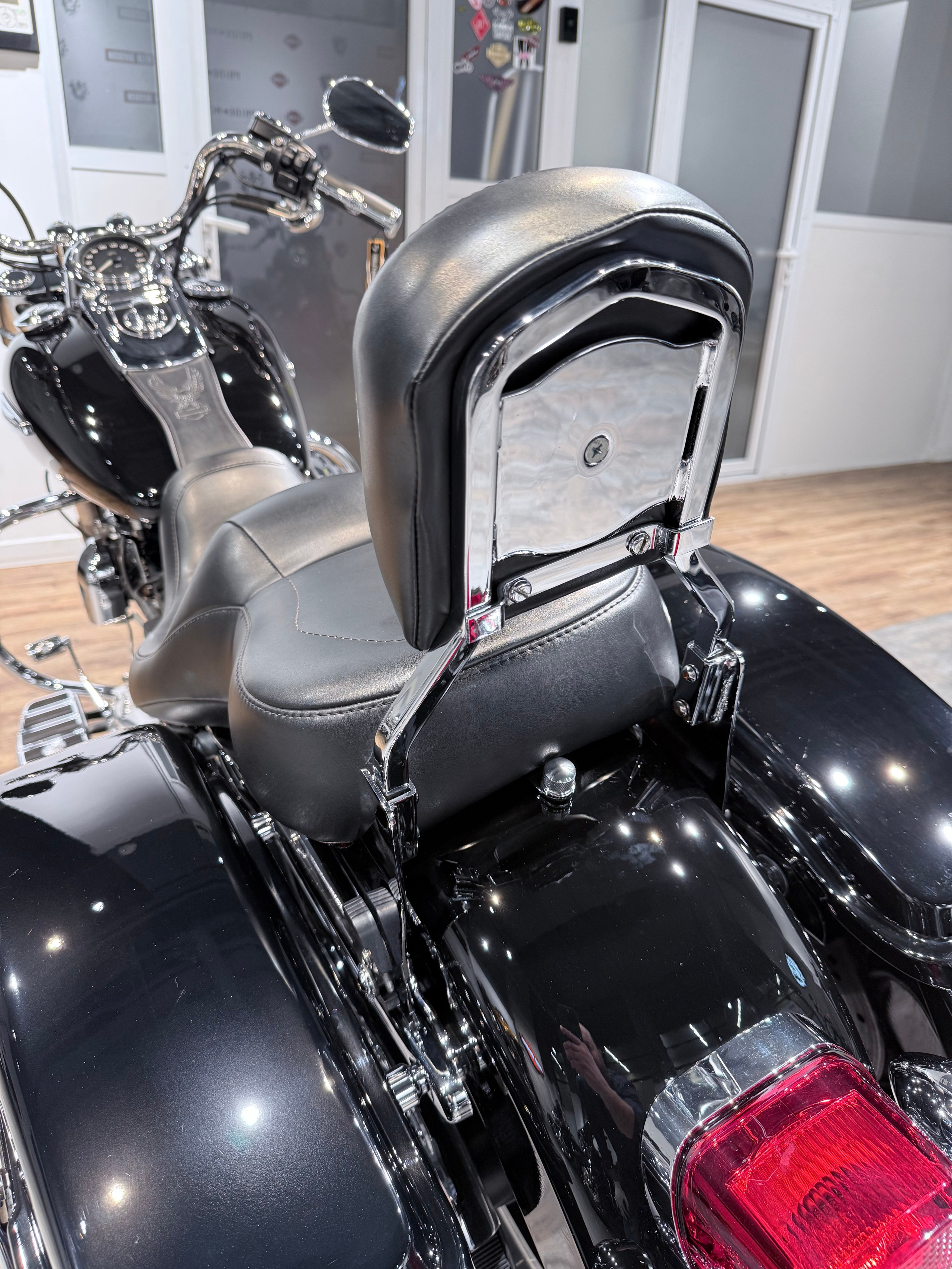 Купить Harley-Davidson 2012 HD Dyna Switchback (Vivid Black) (Softail/Dyna) — подробнее на сайте. Hello Davidson, Москва. Только хорошие мотоциклы…