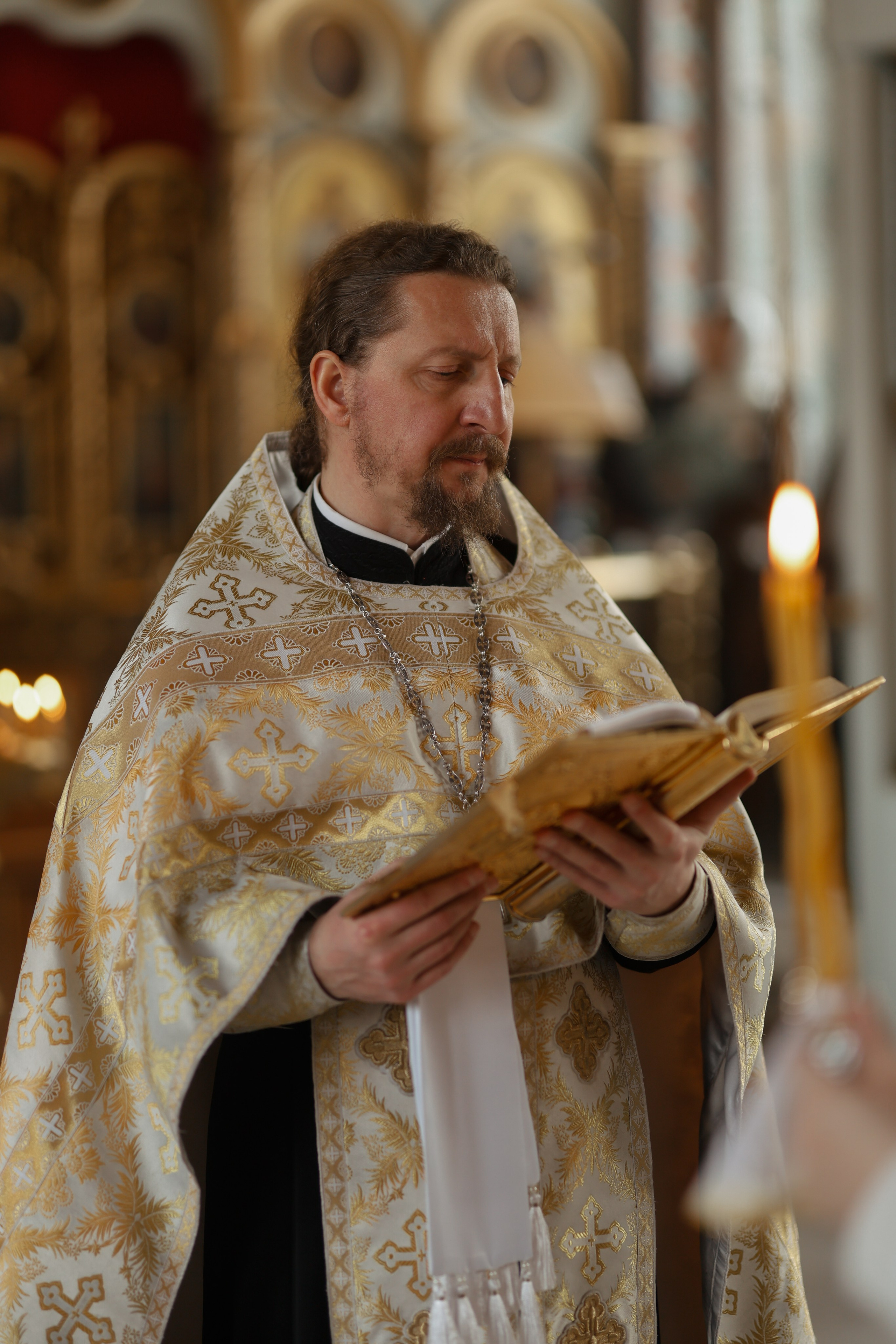 Венчание в Церкви Успения Пресвятой Богородицы в Химках. Фотограф Анастасия Залевская