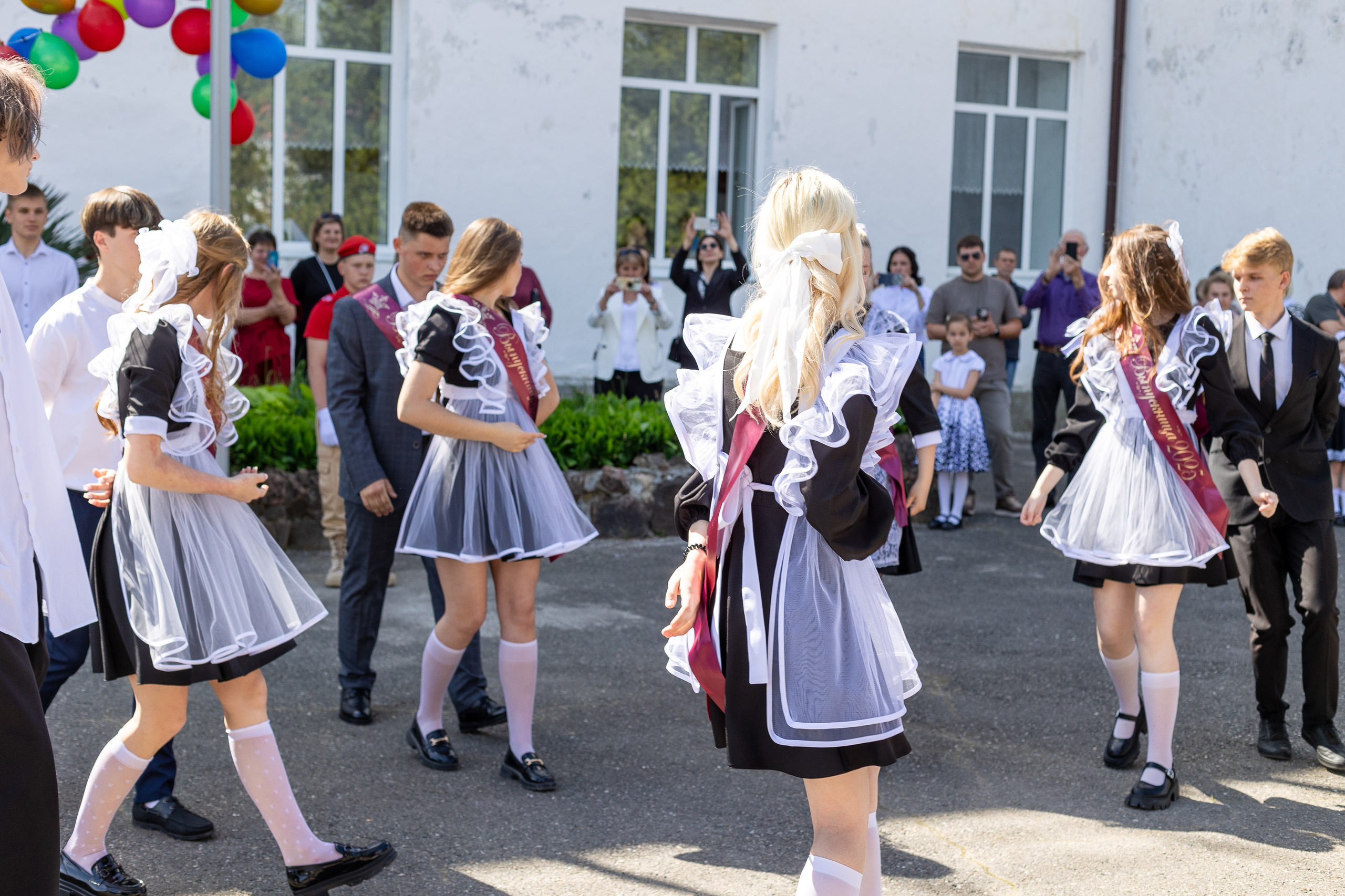 Последний звонок. Выпускные альбомы Майкоп, Краснодар Елена Золотарева