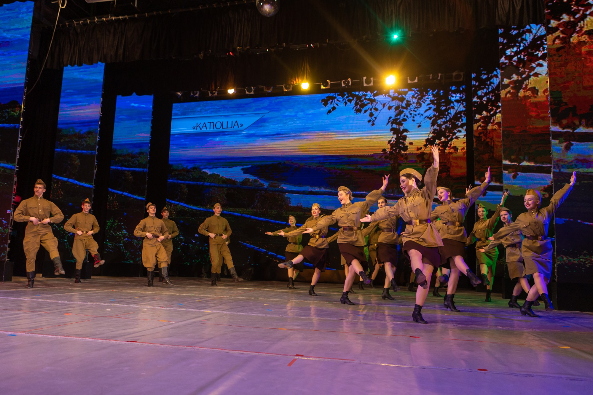 Отчетный концерт Заслуженного коллектива РФ «Жемчужинка» в Оренбурге, ДК «Россия», 2025 г. Фотограф в Оренбурге. Профессиональный фотограф