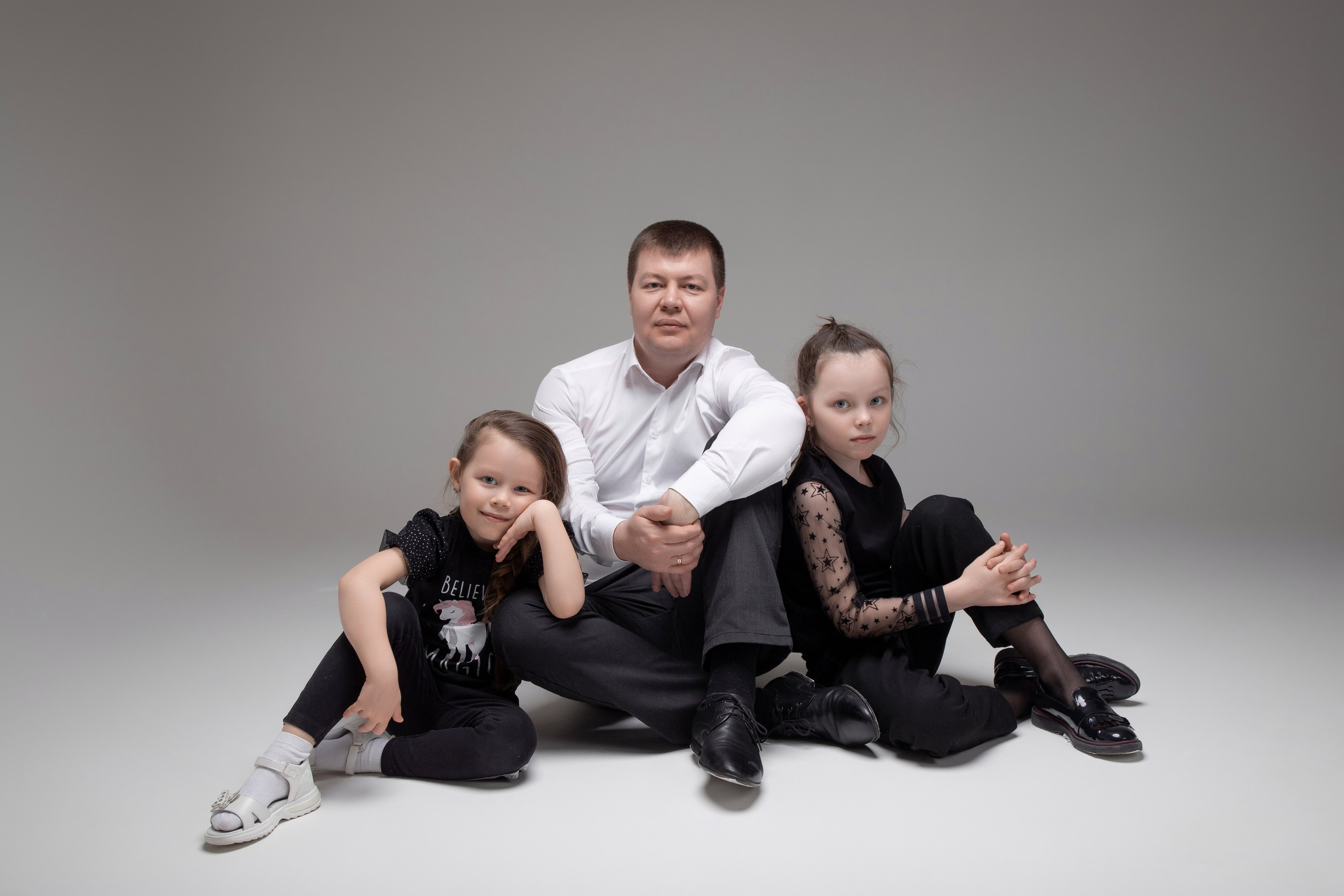 Алексей, Елена, Кристина и Арина. Фотограф Денис Лесковский (Тюмень)