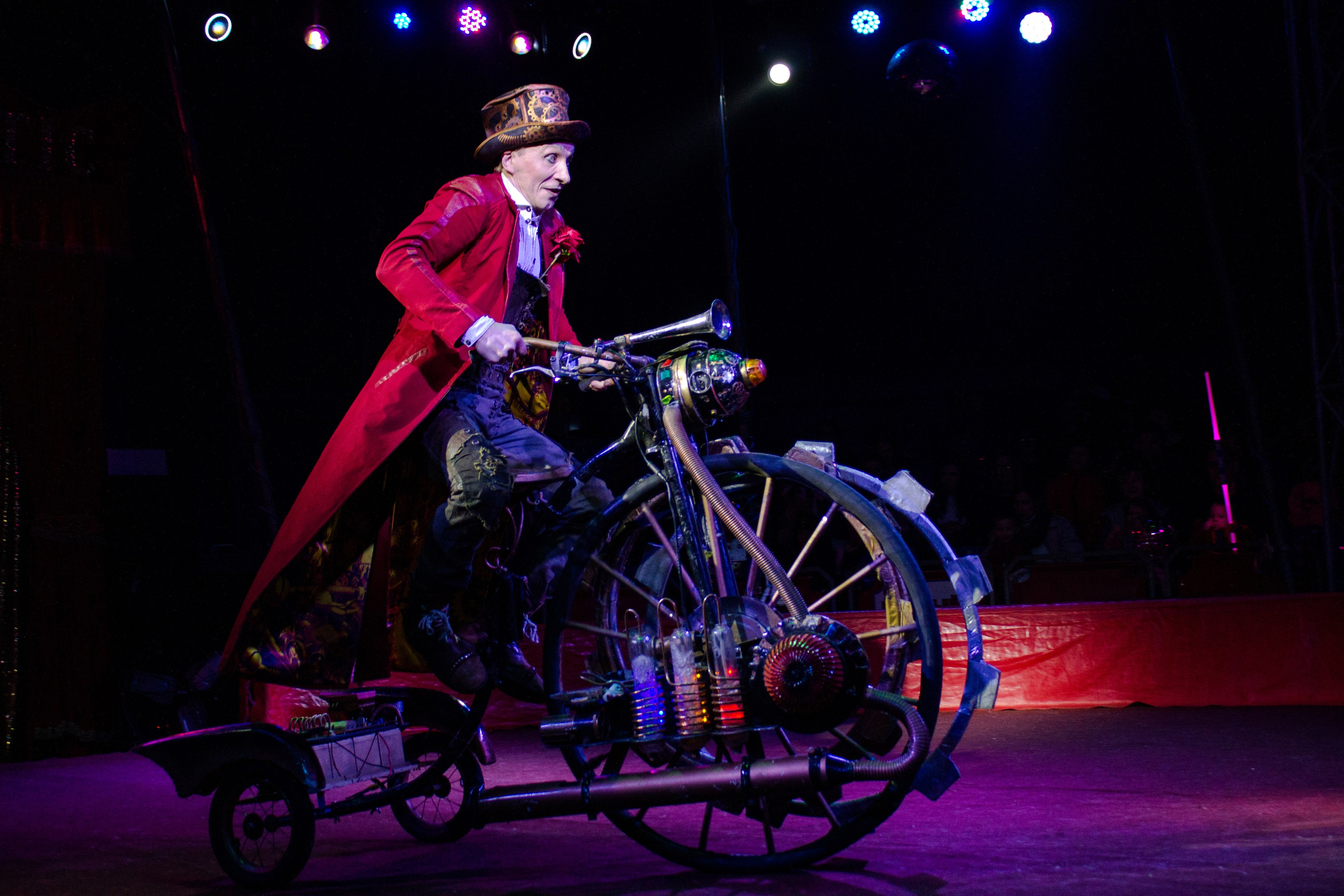 Репортаж шоу| представлений. Фотограф Диана Грачёва