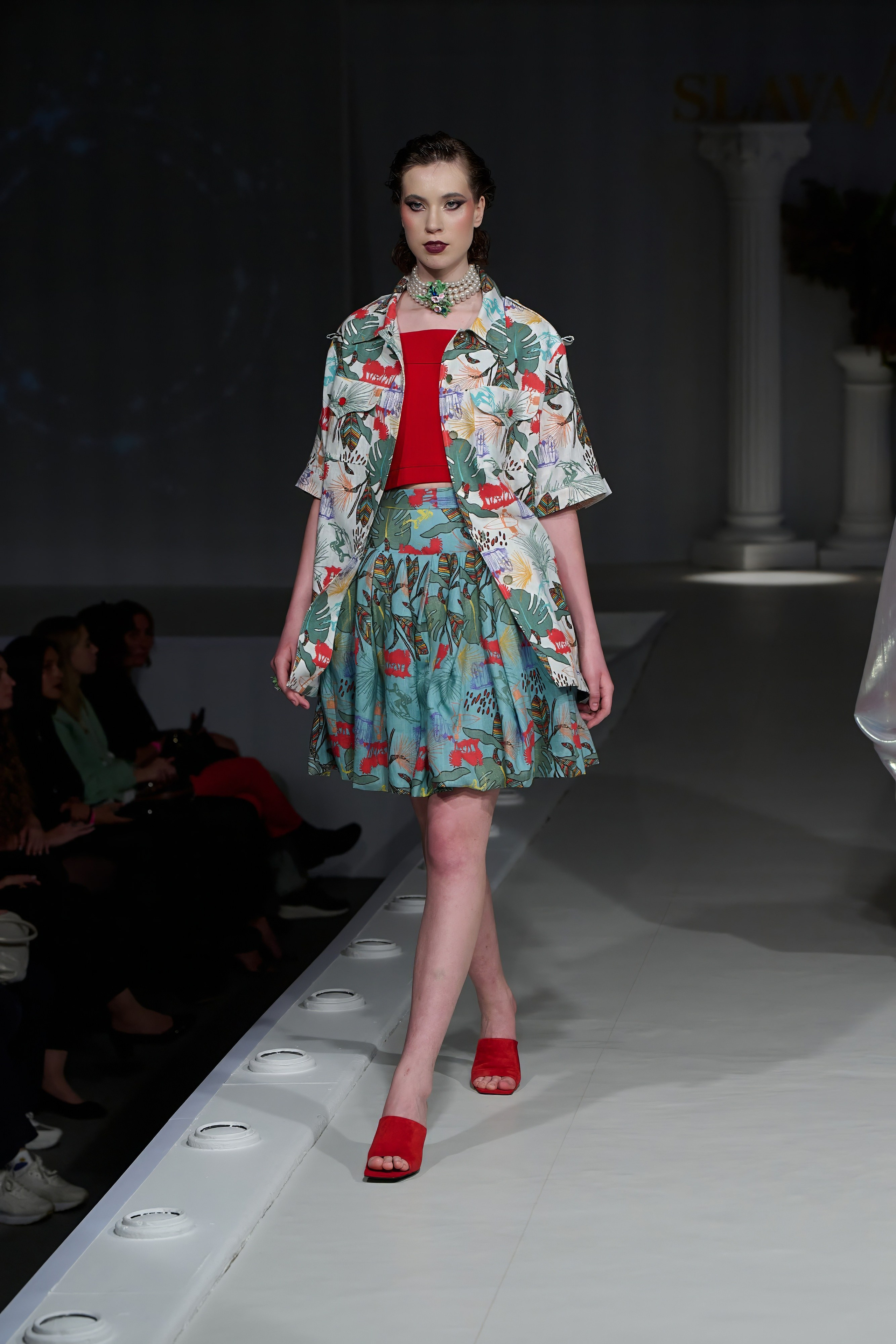 Slava&Yegor Zaitsevs. Показ-спектакль «Воспоминание». 21 июня 2025. Дима Бабушкин. Фотограф. Подиум. Репортаж. Творчество. Дорого