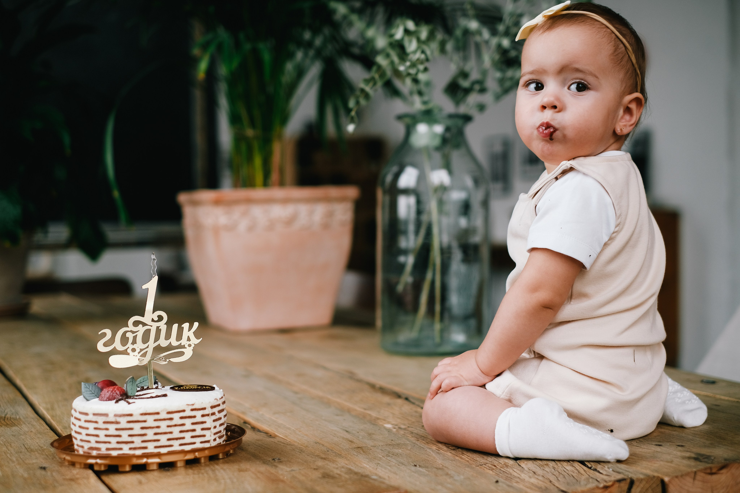 Небольшая фотосессия в студии на 1 годик. Фотограф Михаил Ерохин | Москва