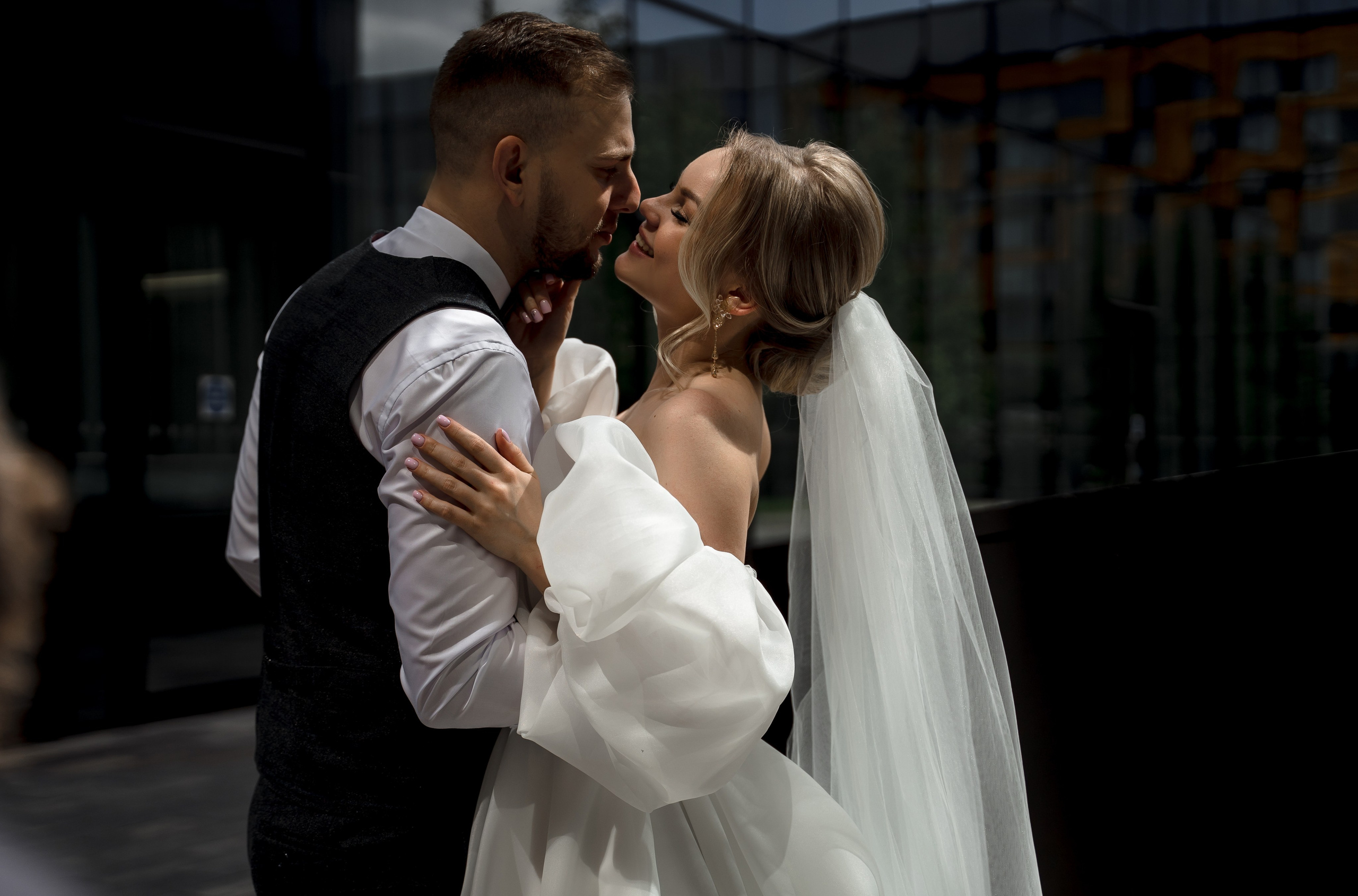 Профессиональный топ стилист по прическам и макияжу