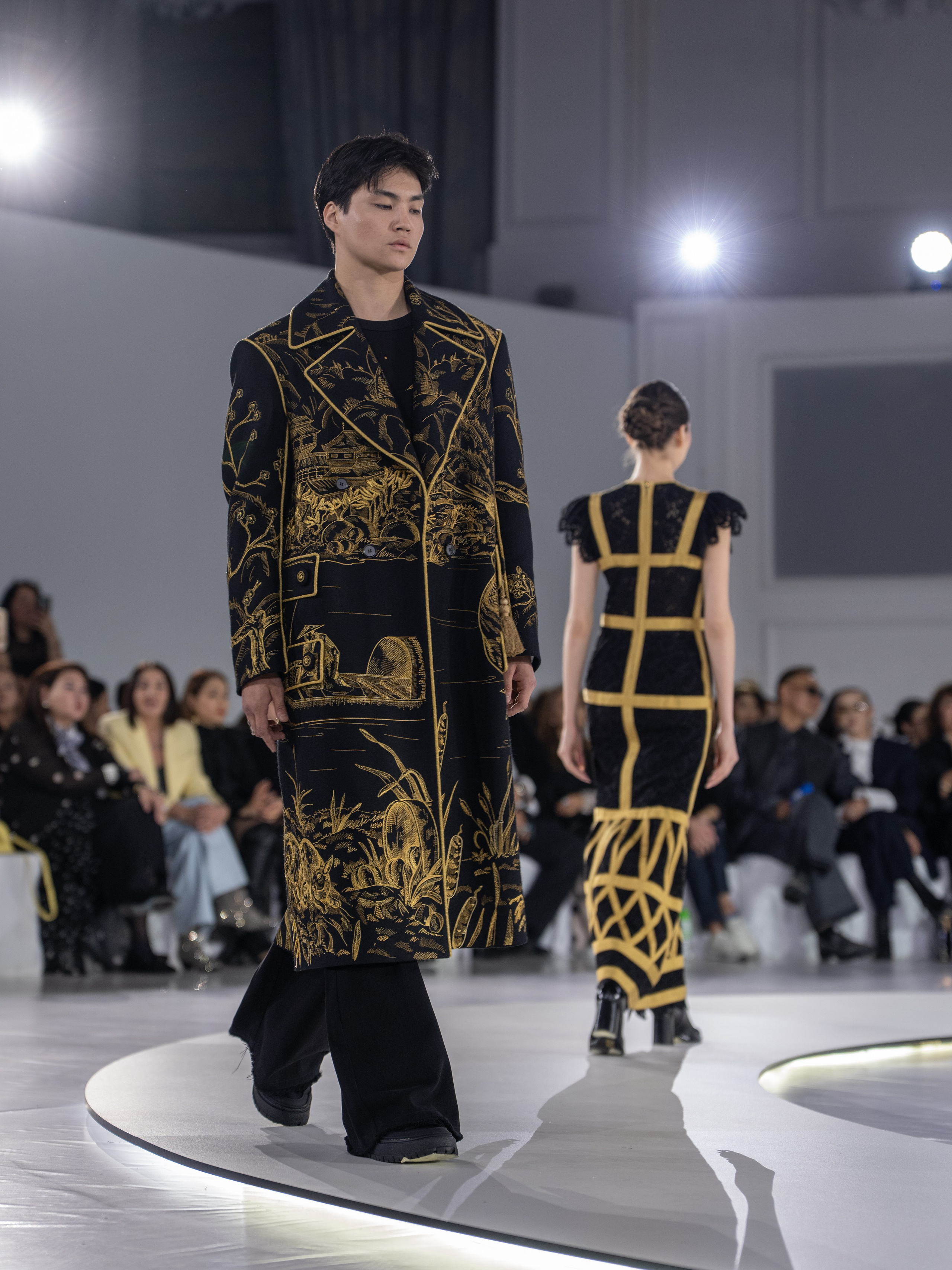 Дизайнер Stas Lopatkin. Сайт Алматинского НЮ АРТ, будуар и фэшн фотографа Дениса Карпенко