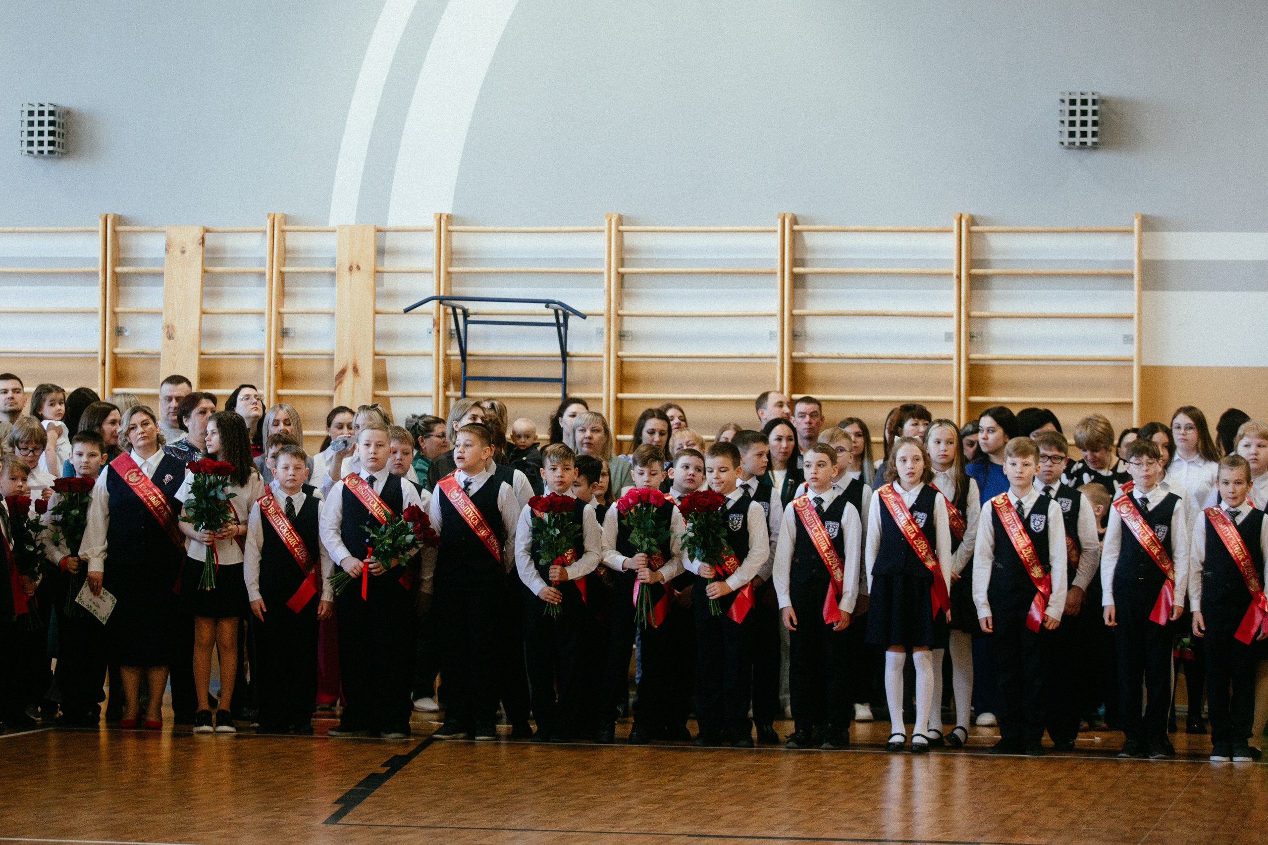Выпускной в начальной школе. Арт-фотограф Крис Л. в Тобольске: портрет, семейные, свадьбы