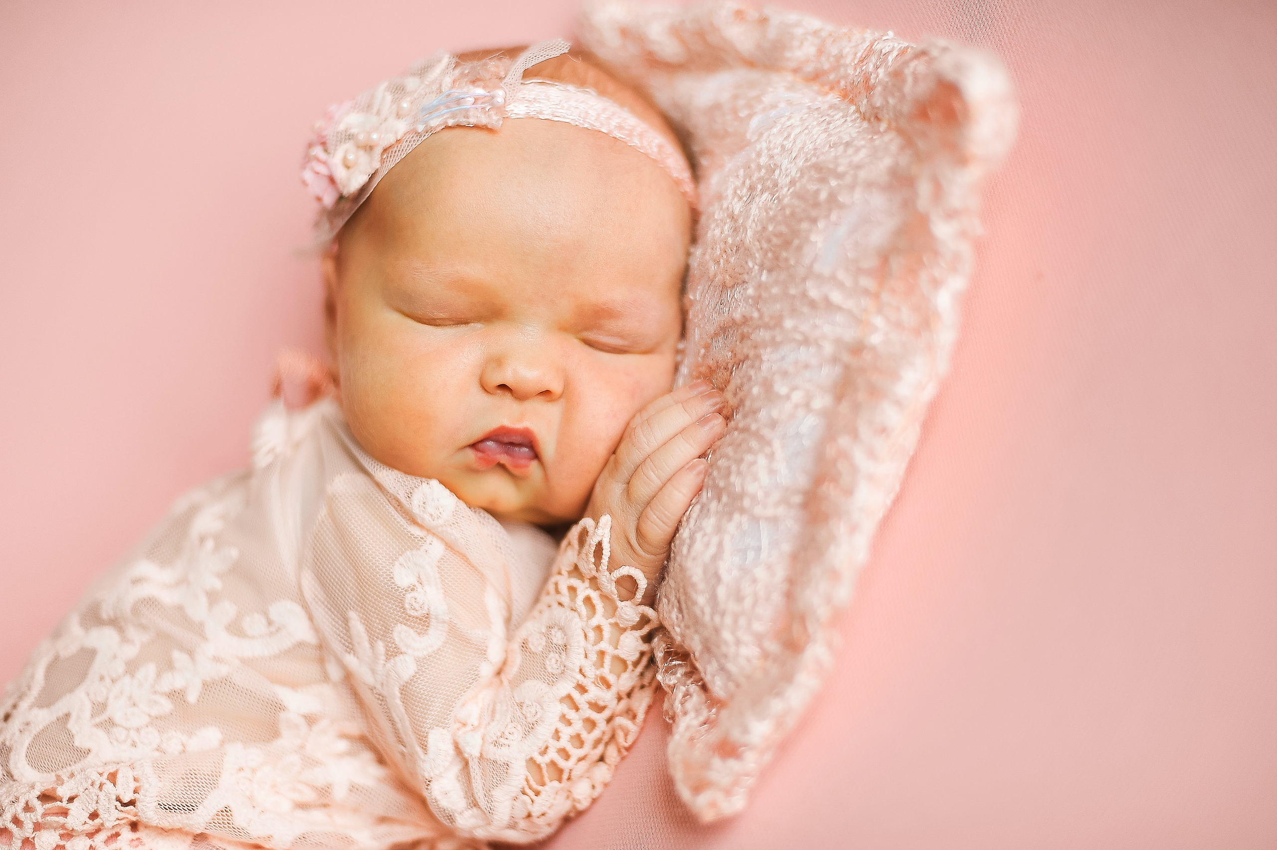 Анюта, 6 дней. Фотограф новорождённых в Йошкар-Оле Ильмира Сидоркина