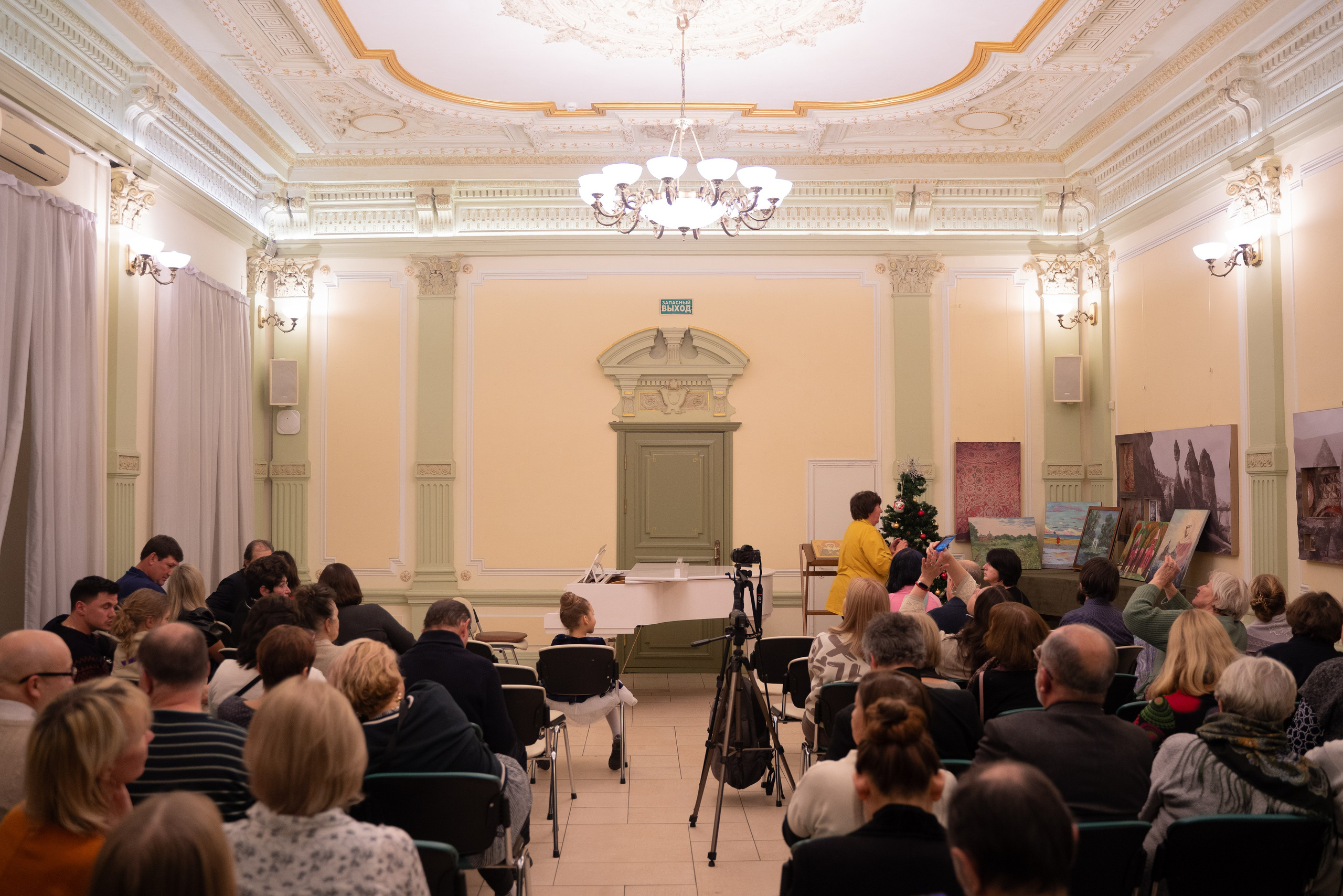Благотворительный концерт «Через тернии — к Рождеству» 17.12.2023. Портретный и репортажный фотограф Наталья Горобец