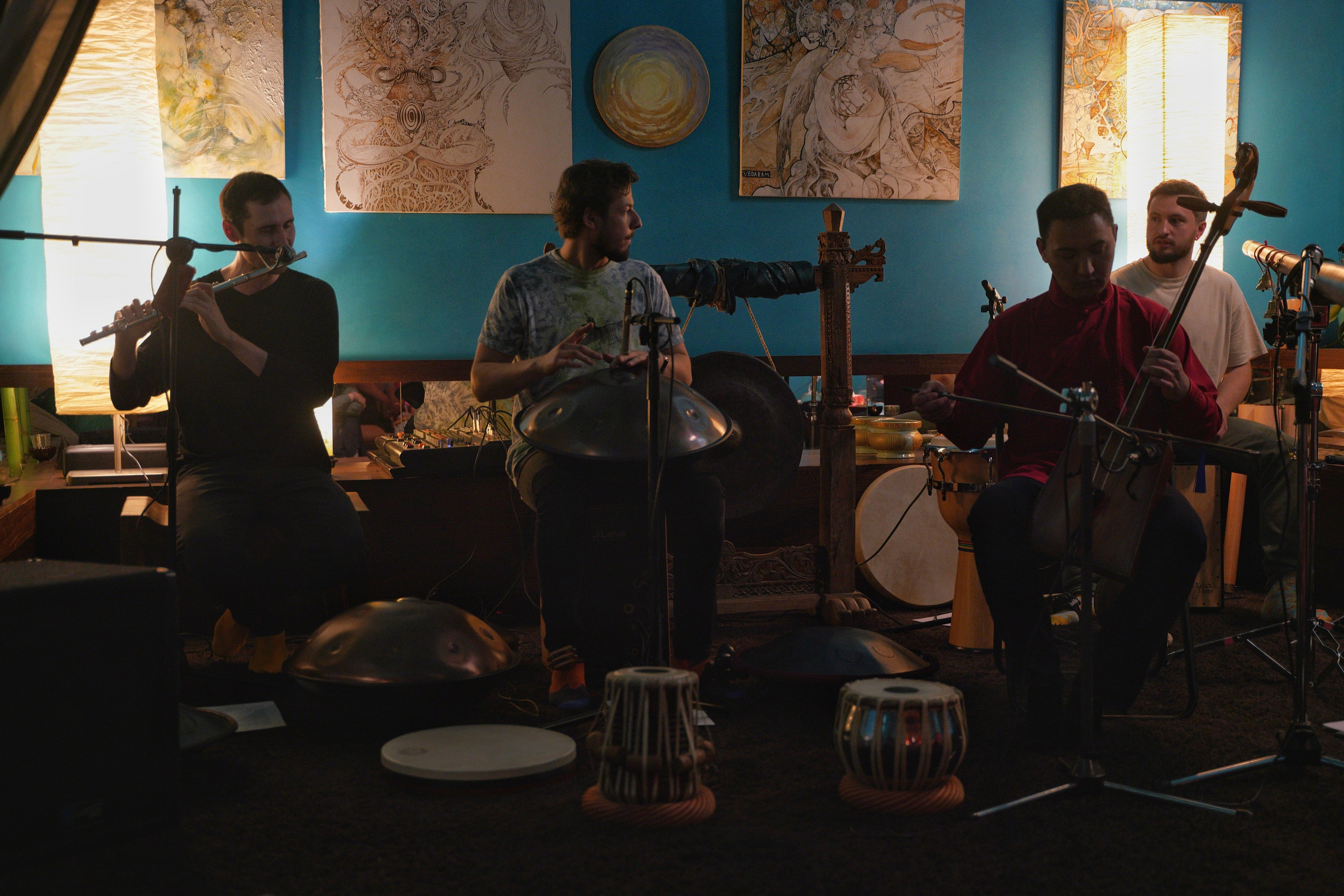 Выступление Forest jam project в Открытом в чайной Чаван. Портретный и репортажный фотограф Наталья Горобец