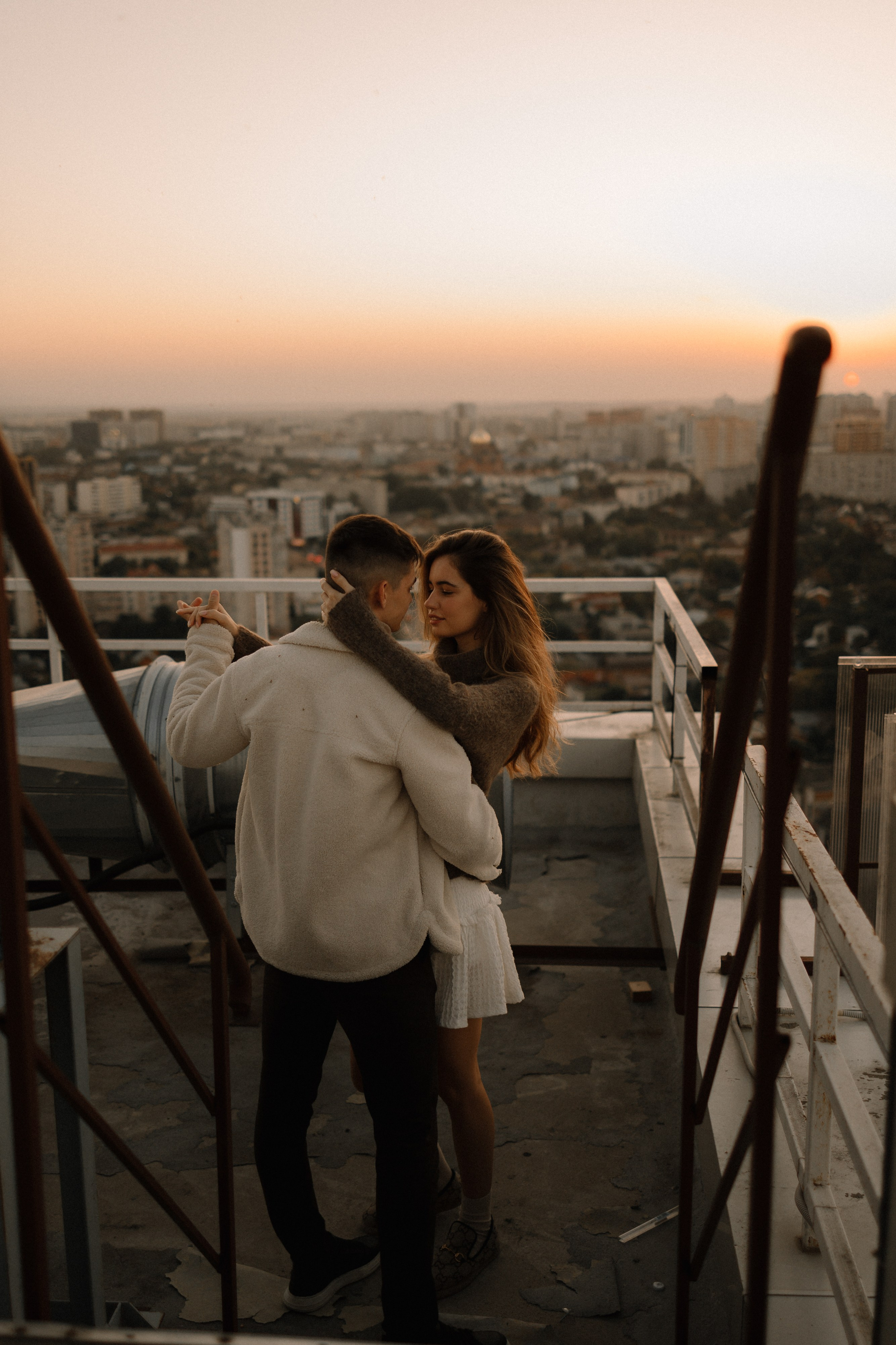 Никита и Лера. Крыша. Семейный фотограф в Краснодаре Храмова Анна