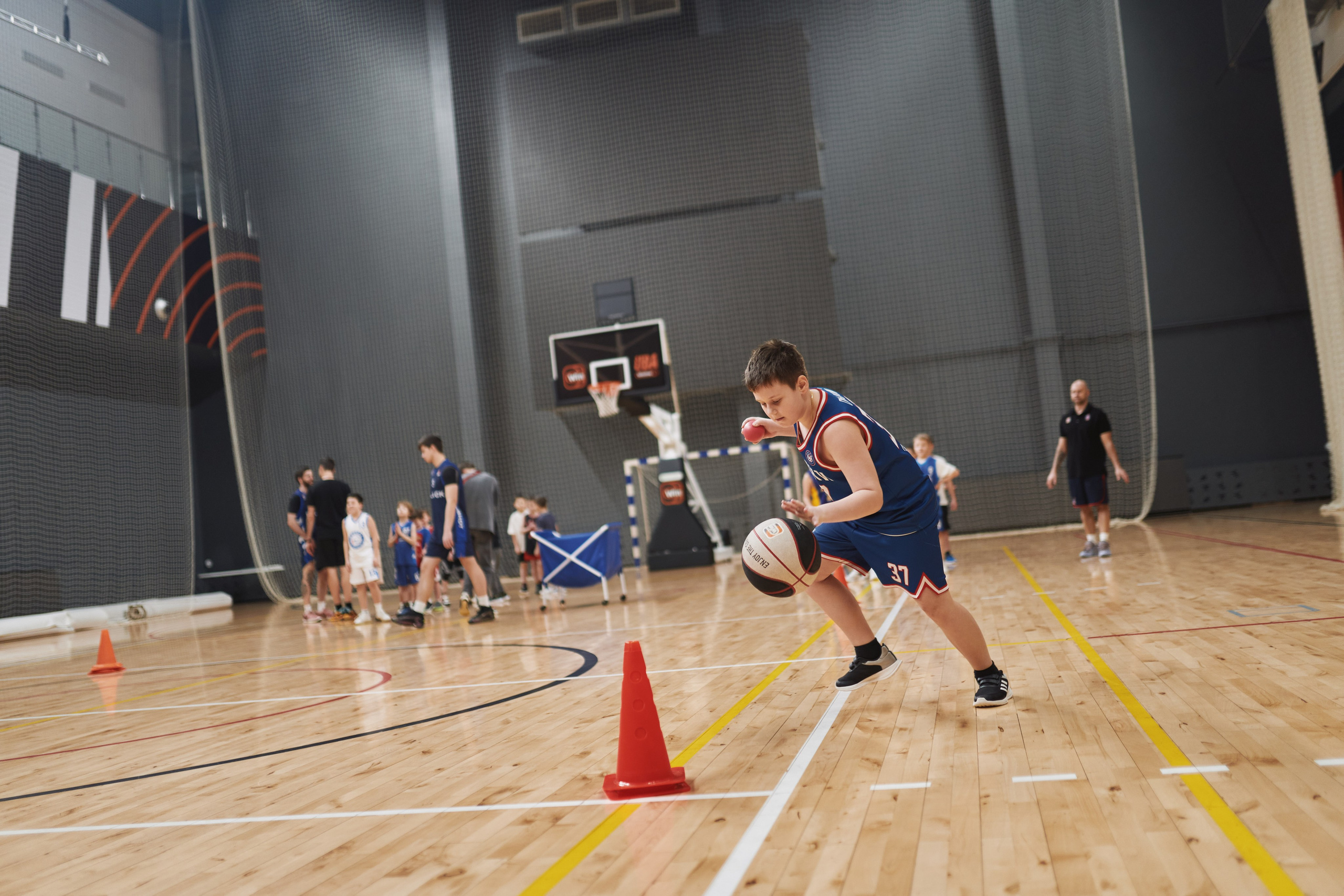 Новогодний баскетбол 2025. Детская лига. Евгений Бреча. Коммерческий и бэкстейдж фотограф в Москве