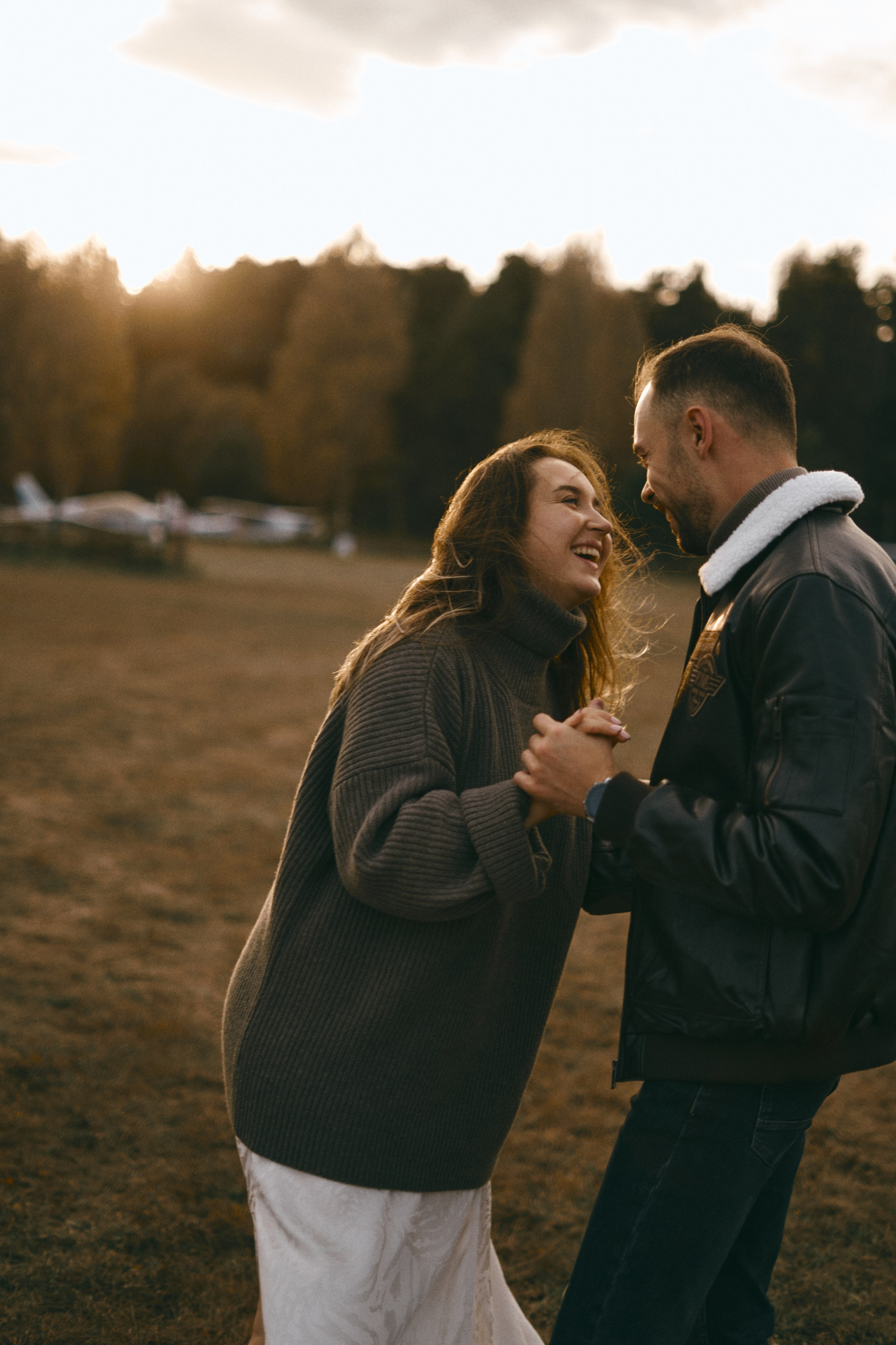 Самолеты, аэродром и двое. Фотограф Киров Анжелика Некрасова
