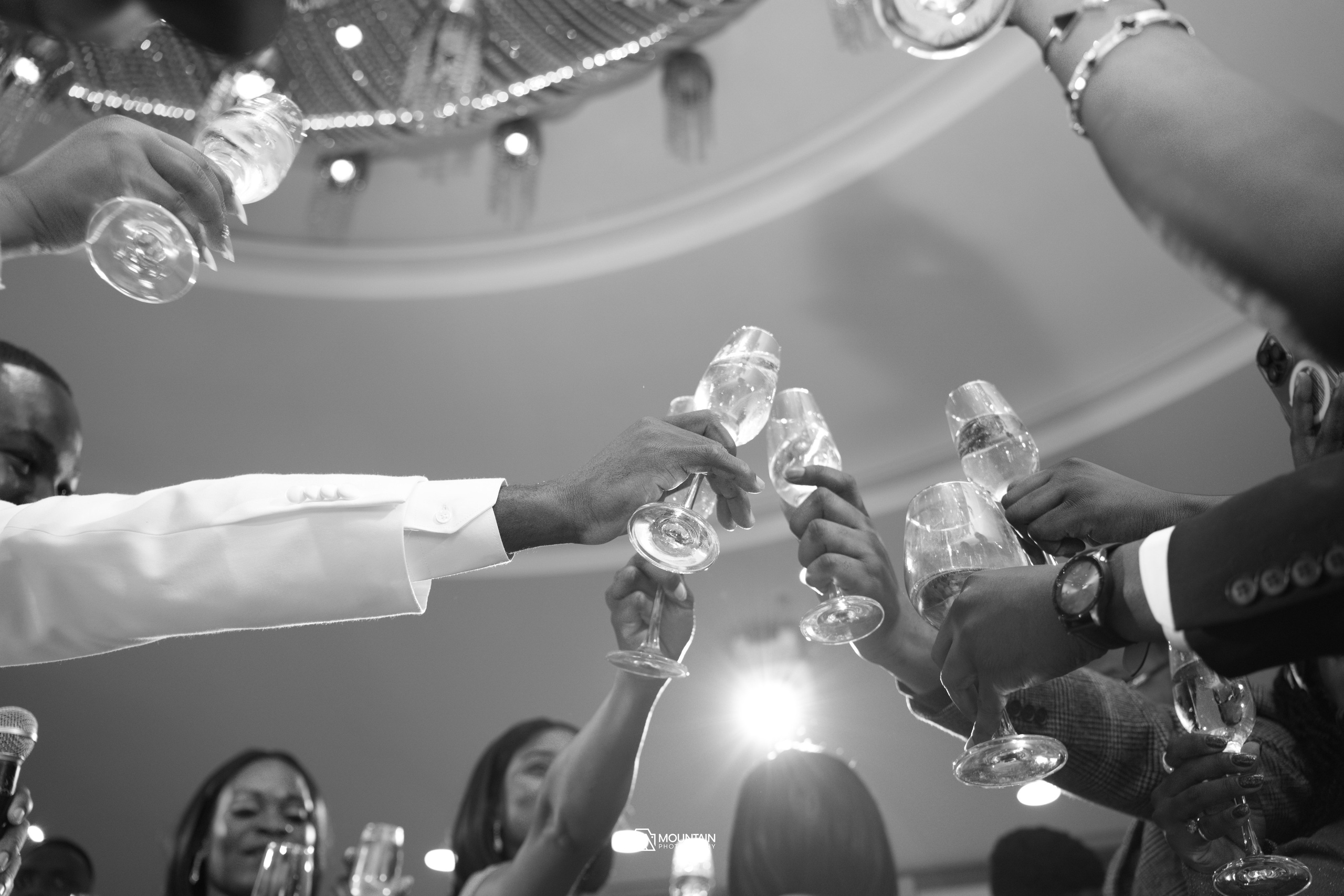 Cletus And Karabo. Я занимаюсь событийной, свадебной, товарной, студийной… фотографией