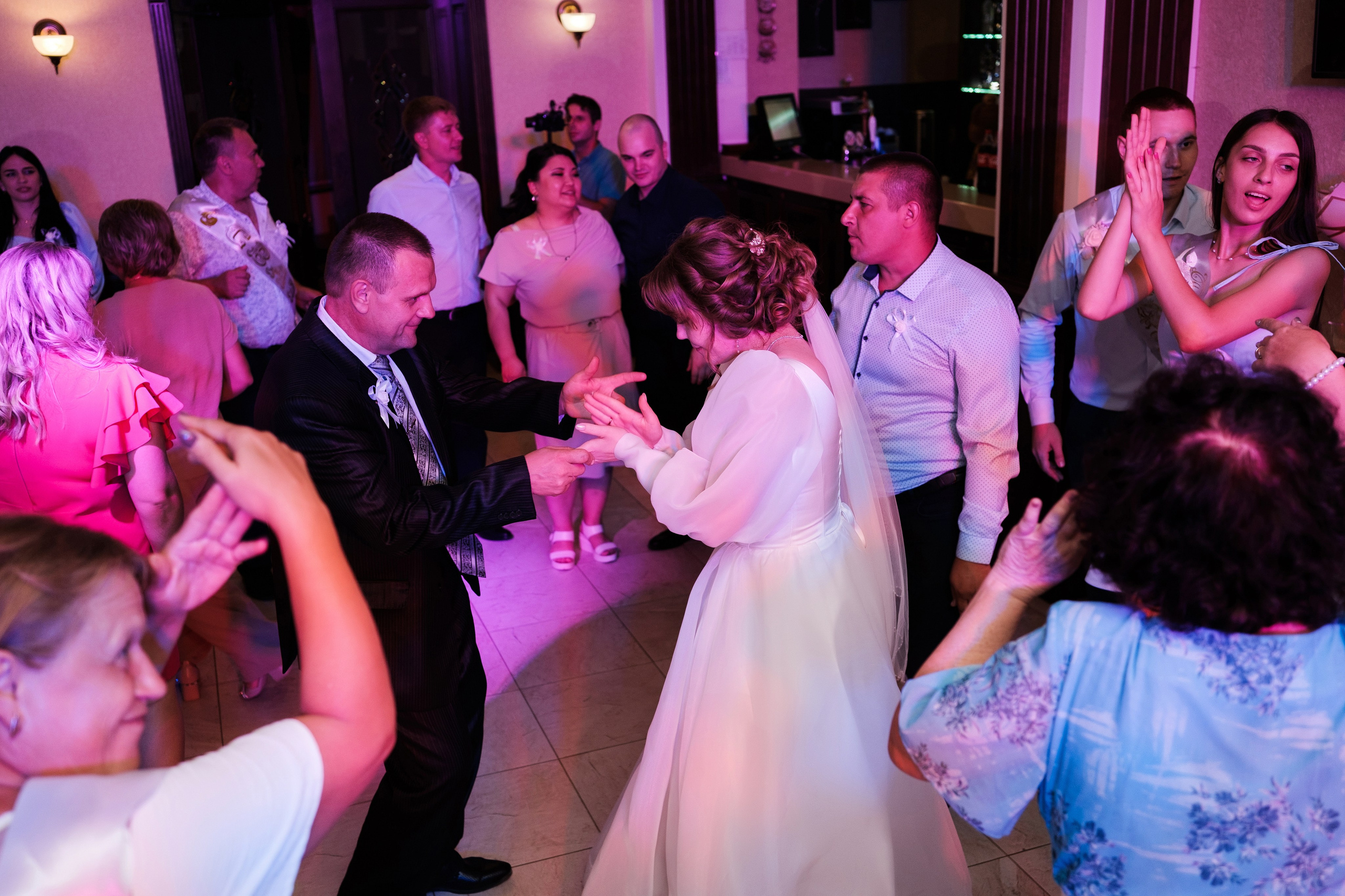 Виктор и Анна. Свадебный фотограф | репортаж | праздники | крещение