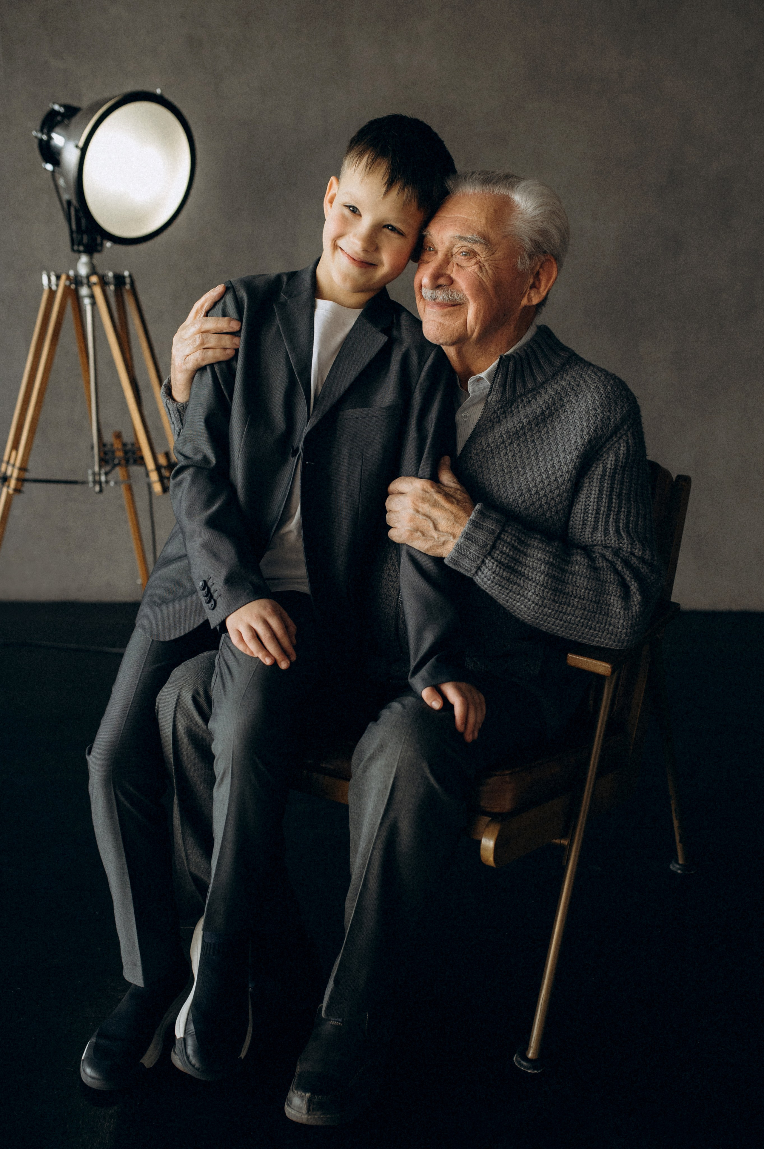 Фотосессия большой семьи в студии. Семейный фотограф в Новосибирске Женя Индрикова