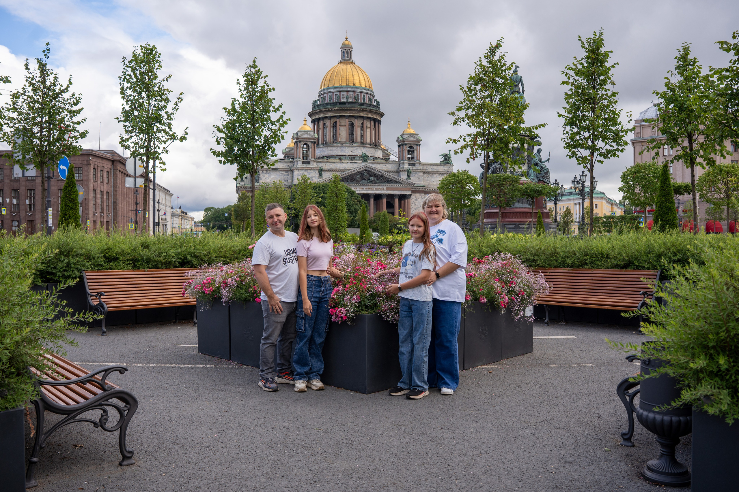 Семейная фотосессия по достопримечательностям Питера. Студийный и портретный фотограф в САНКТ-ПЕТЕРБУРГЕИрина Махаон