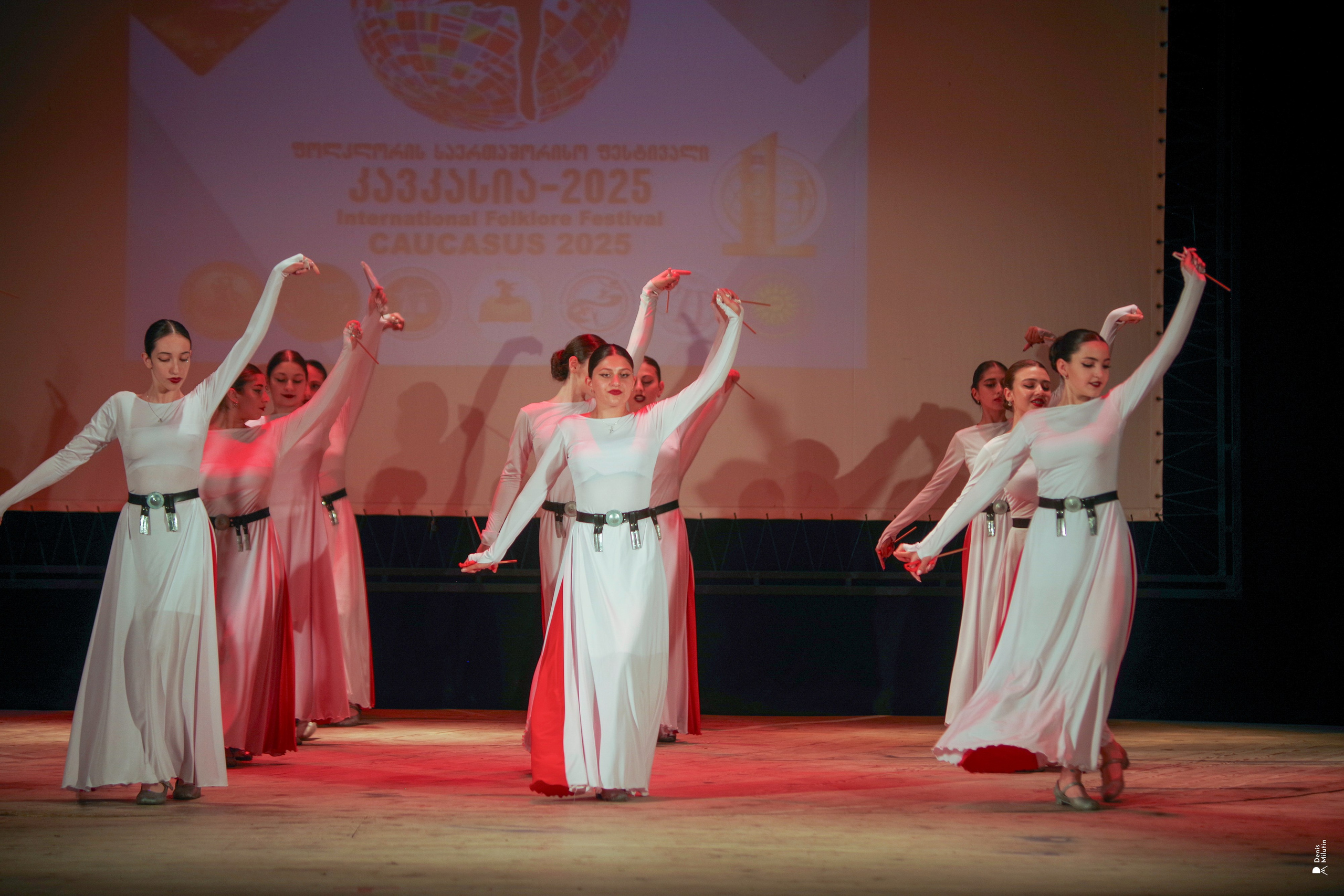 Танцы в прекрасном Они. Портретный фотограф Денис Милютин