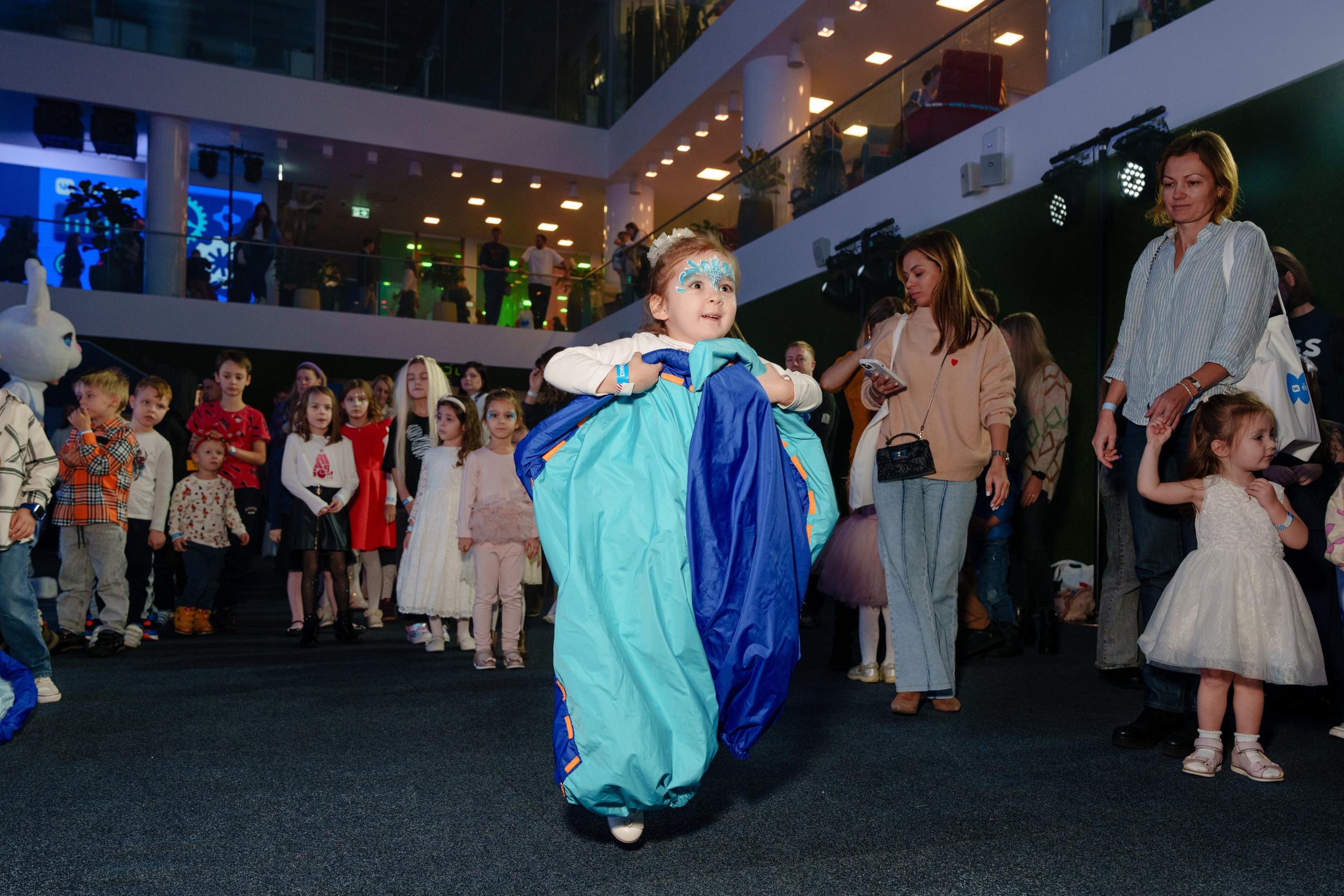 Репортажный фотограф VK Елка. Репортажный фотограф Москва Сергей Дружинин