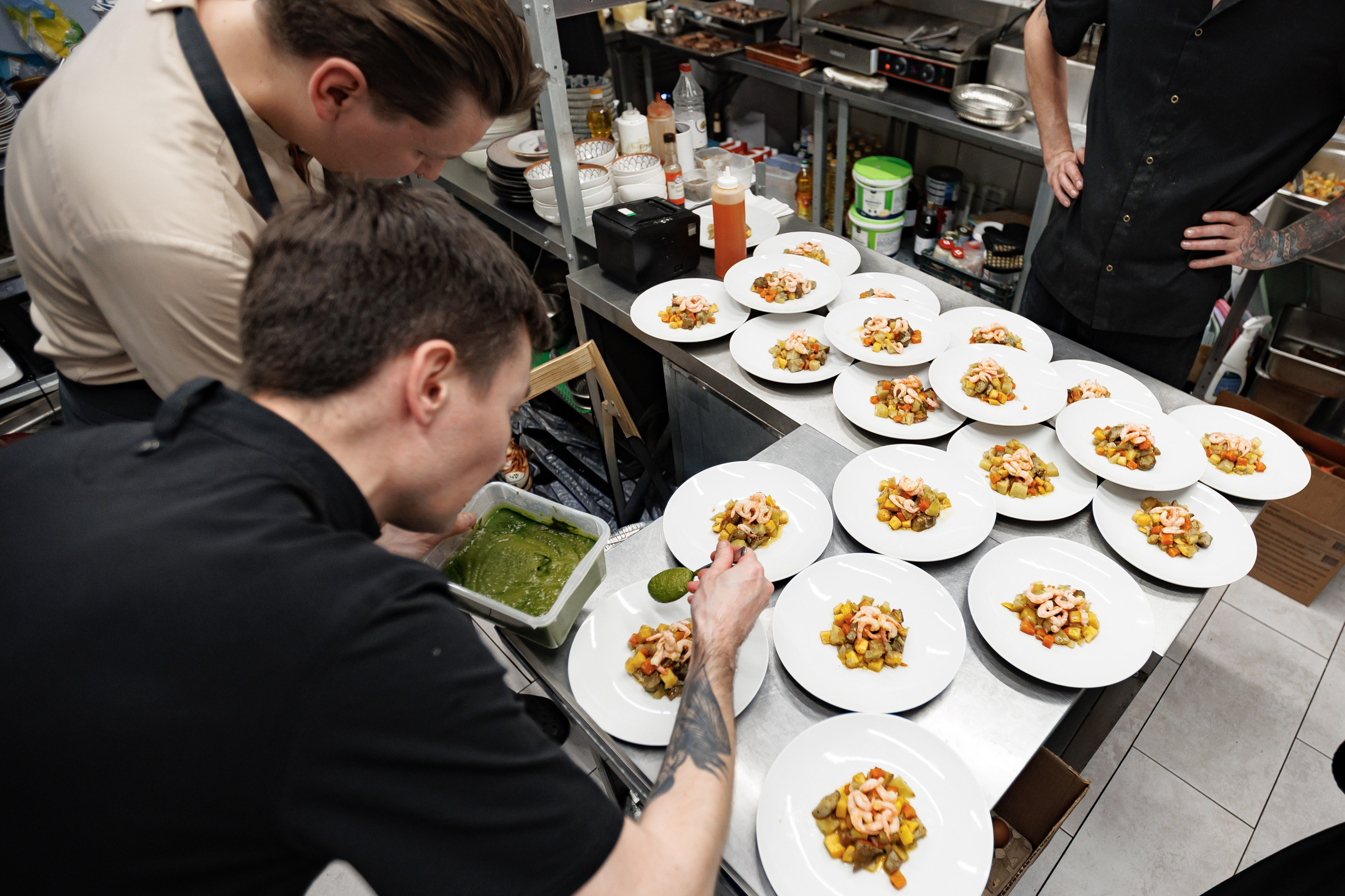 Гастроужин Поселенцы в гостях у Самозванцев