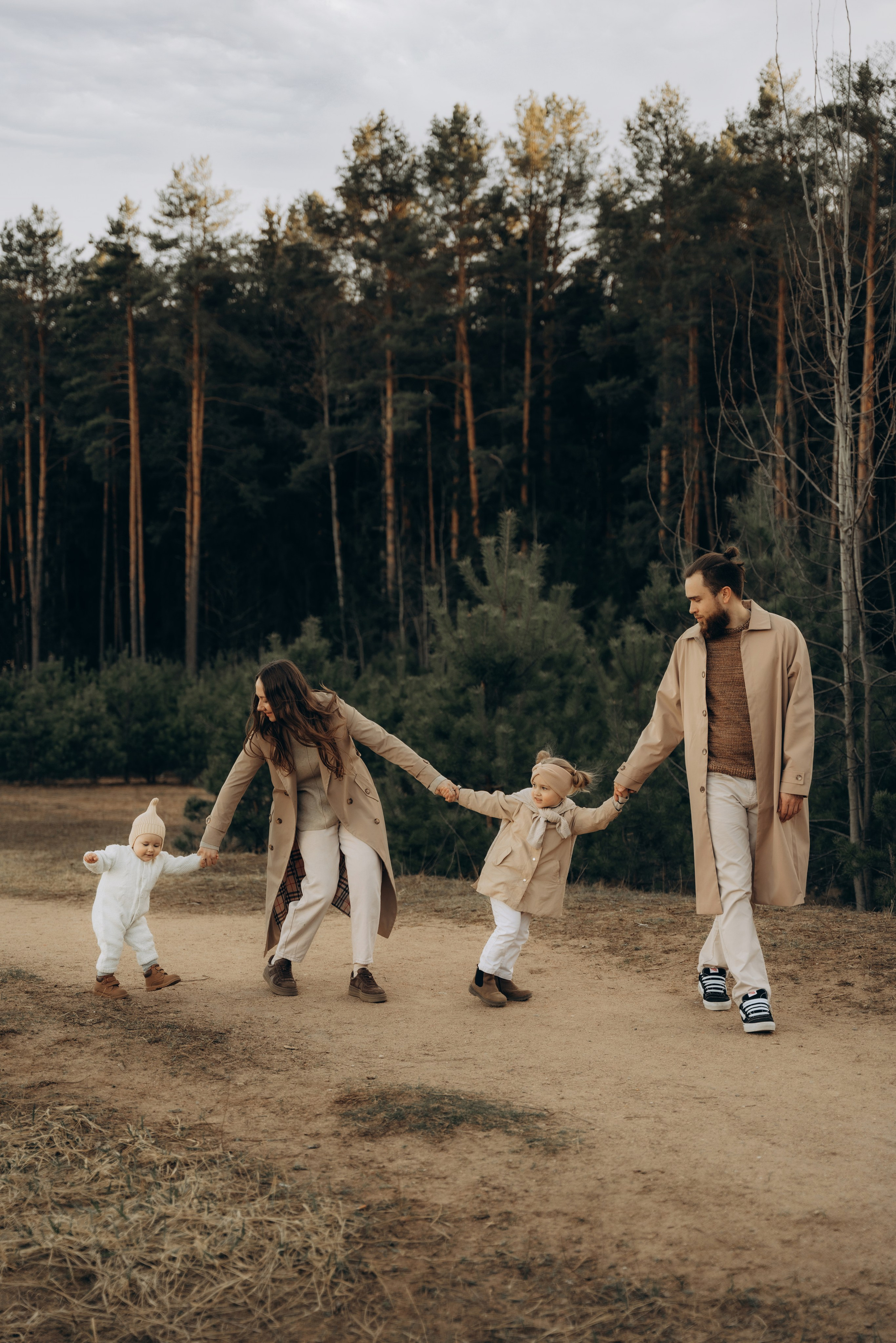 Катя, Рома, Ева и Лика. Фотограф Мария Миллс | Минск