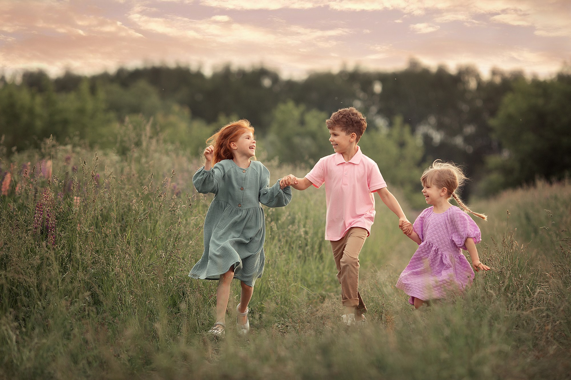 Красивая семейная съемка в люпиновом поле. Tatyana Nadezhdina Family photographer