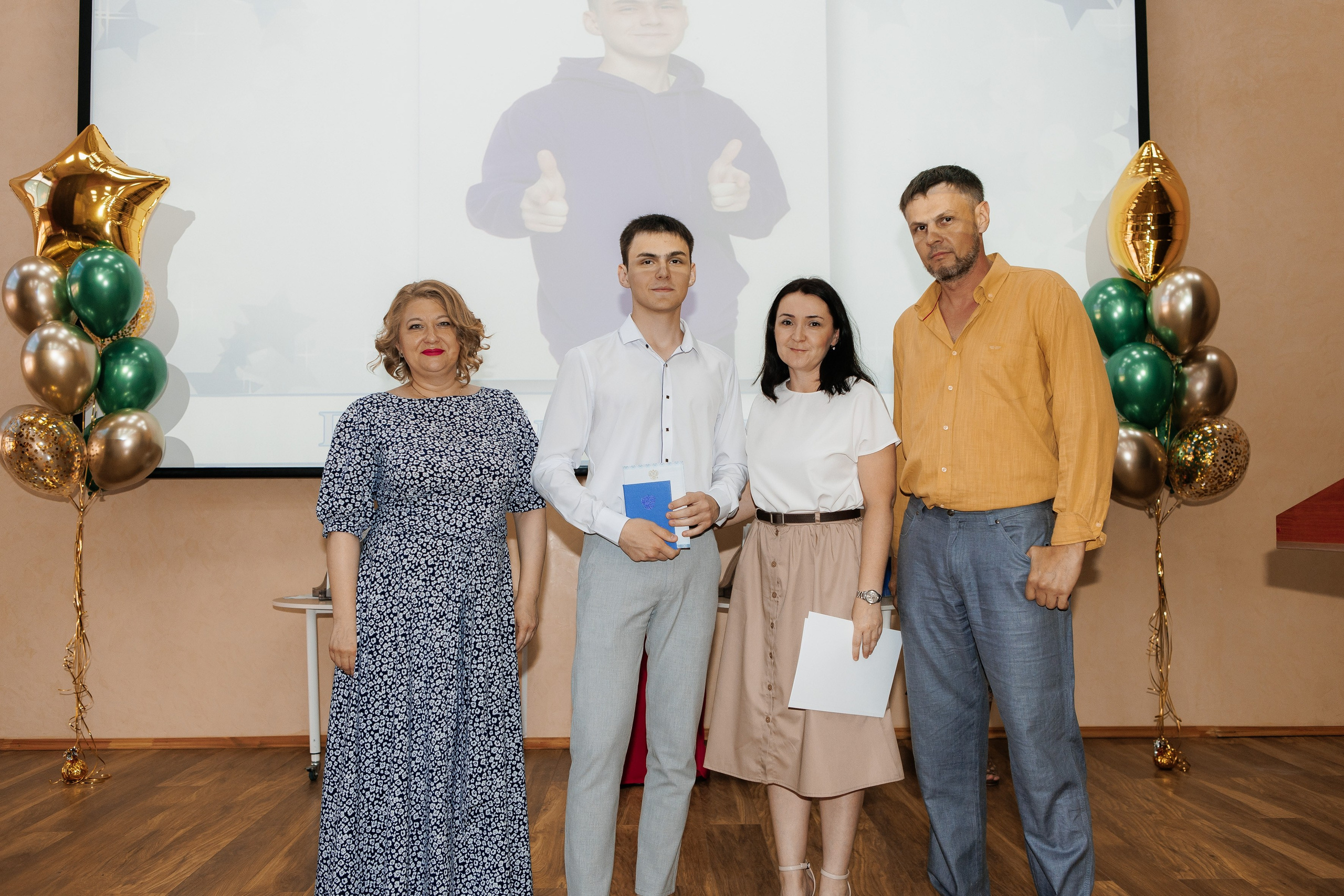 Выпускной Гимназия 12 2024 г. Свадебный и портретный Фотограф в Липецке Дмитрий Котюков