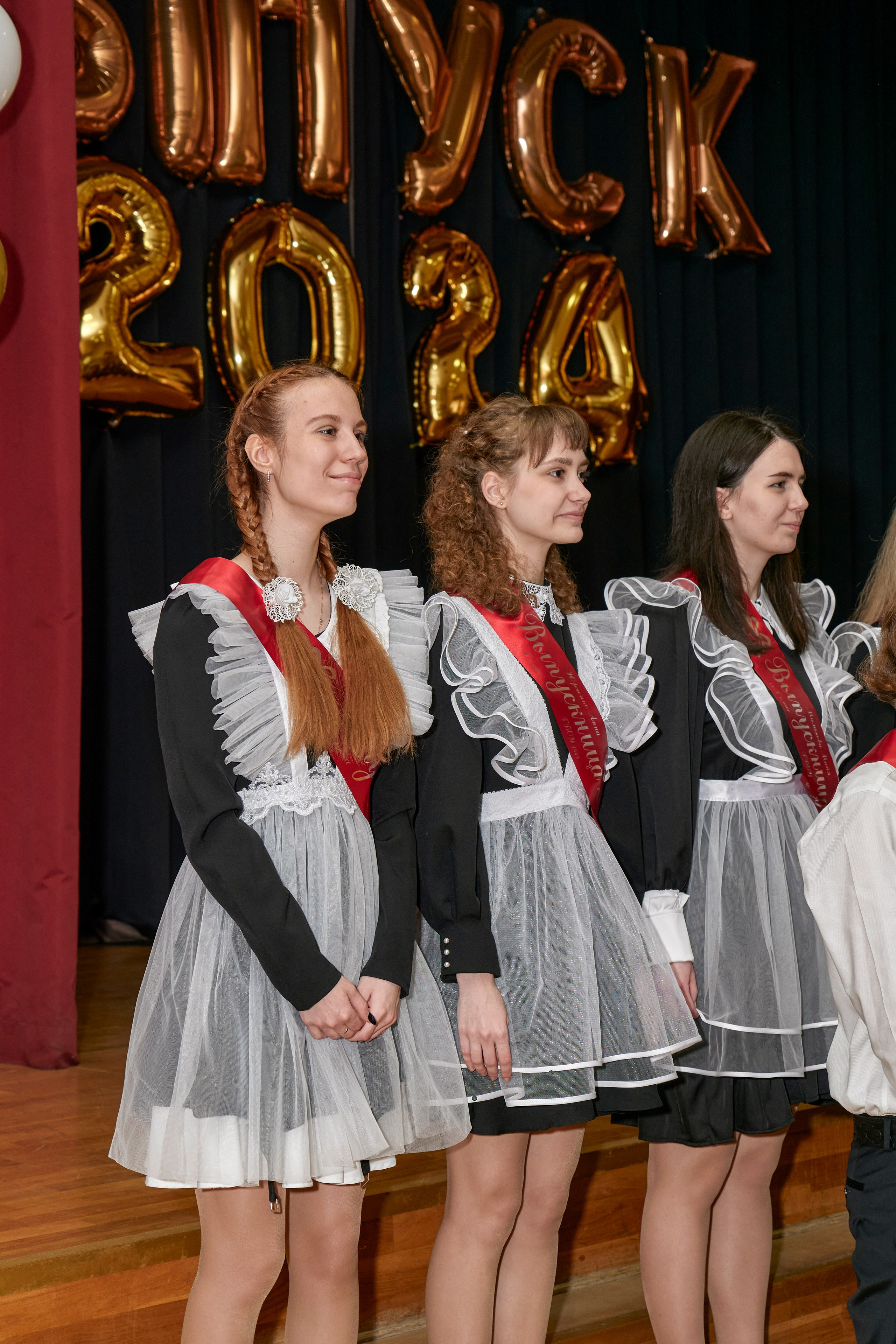 Последний звонок школа 1413. Детский и семейный фотограф г. Москва Оксана Катаджи