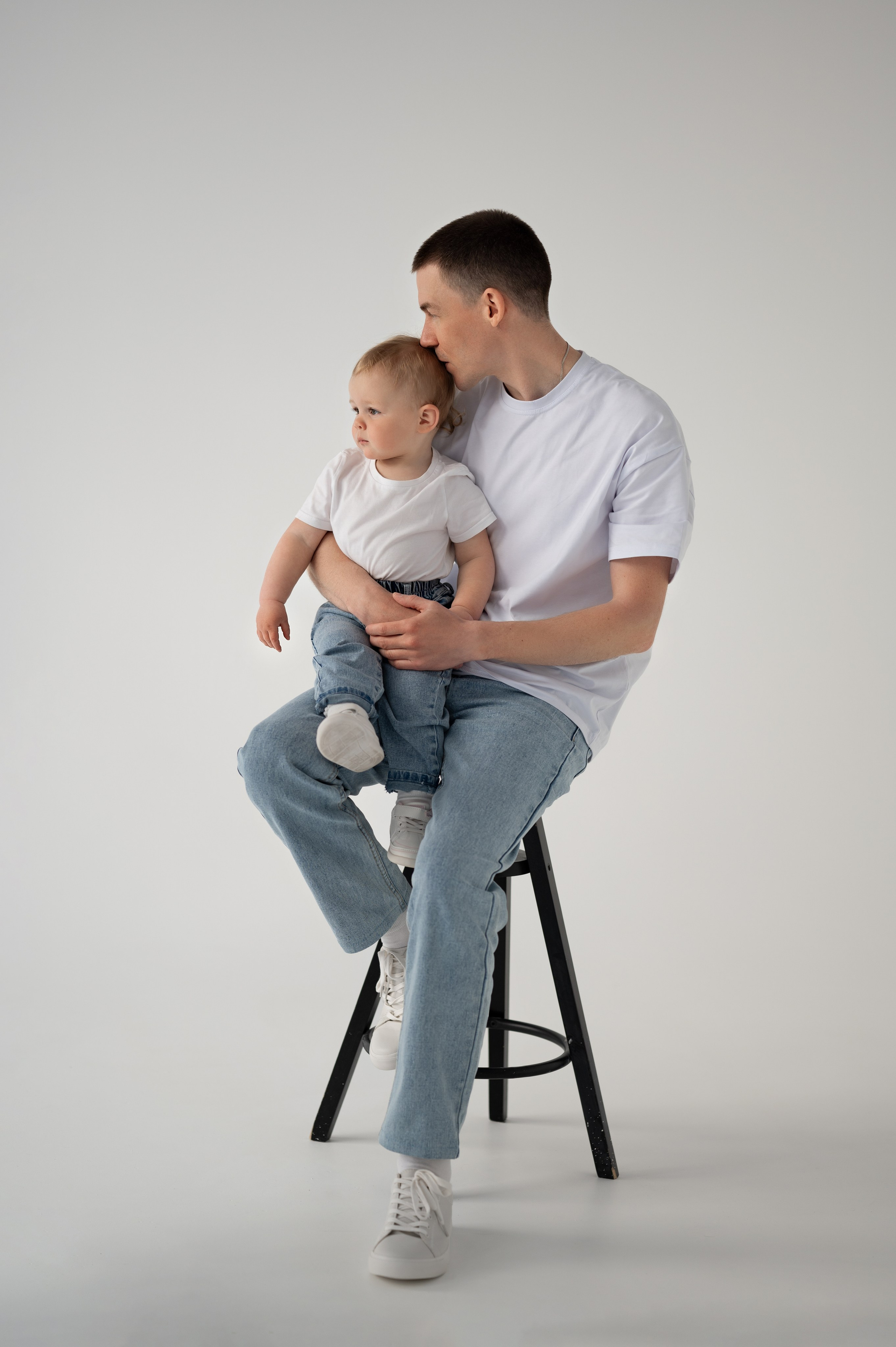 Семейная фотосессия на циклораме. Детский и семейный фотограф г. Москва Оксана Катаджи