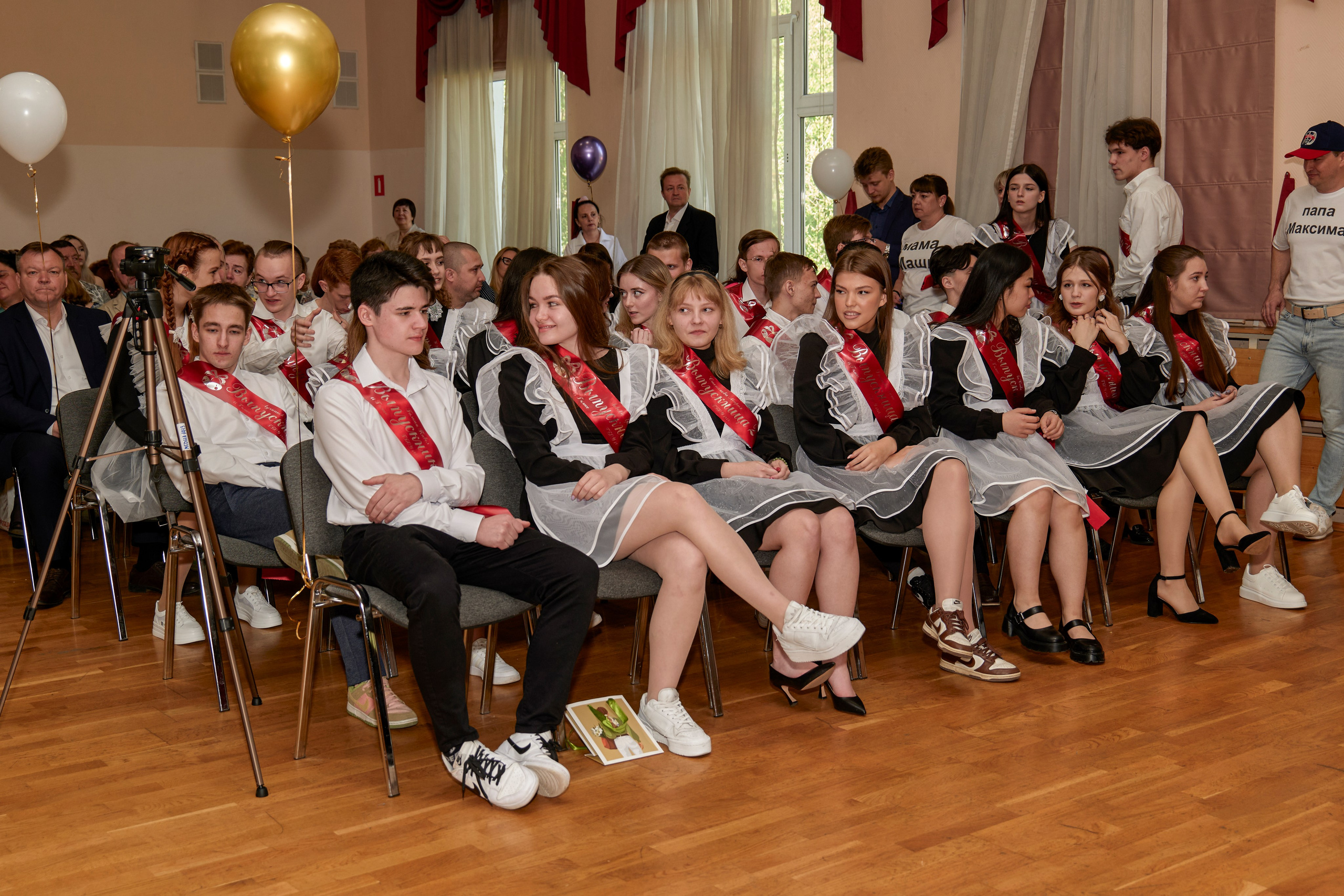 Последний звонок школа 1413. Детский и семейный фотограф г. Москва Оксана Катаджи