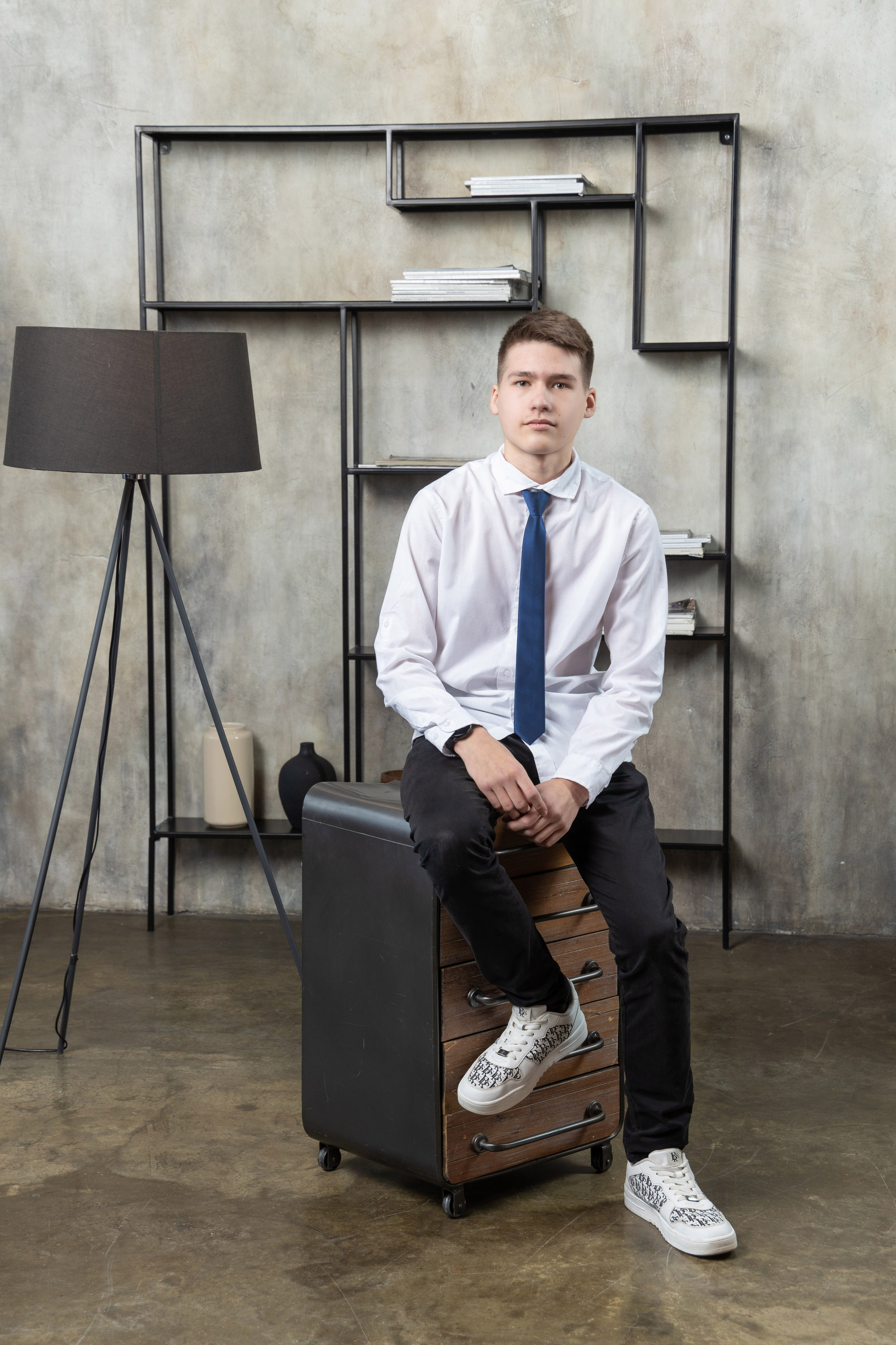 Зал Floyd. Школьная фотосессия в студии. Выпускные альбомы в Москве и Подмосковье