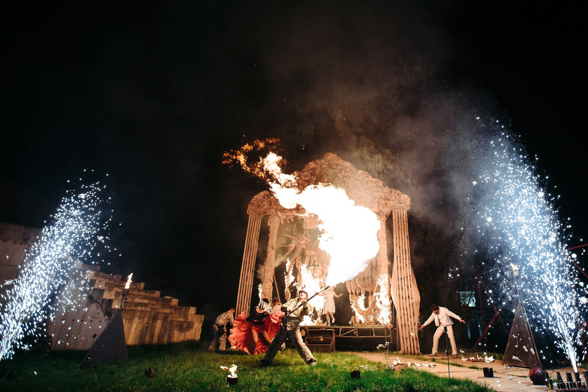 Свадьба в Москве, магический дом. Свадебный фотограф в Санкт-Петербурге и Москве Андрей Нестеров