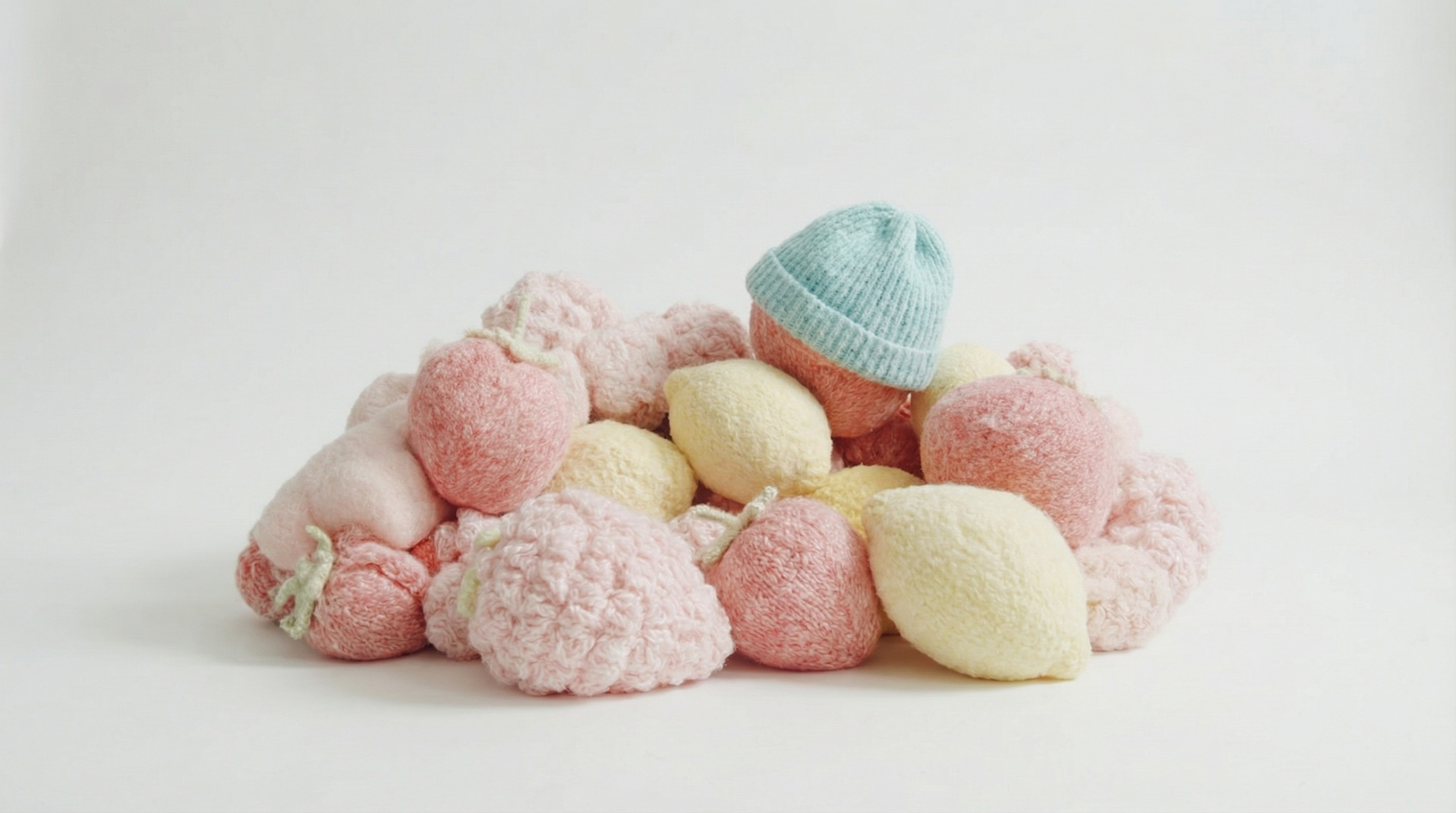 Концепт SELA. Анна Карчмит — AI-художник. Эдиториал, нейрофотосессия и контент для fashion и beauty брендов