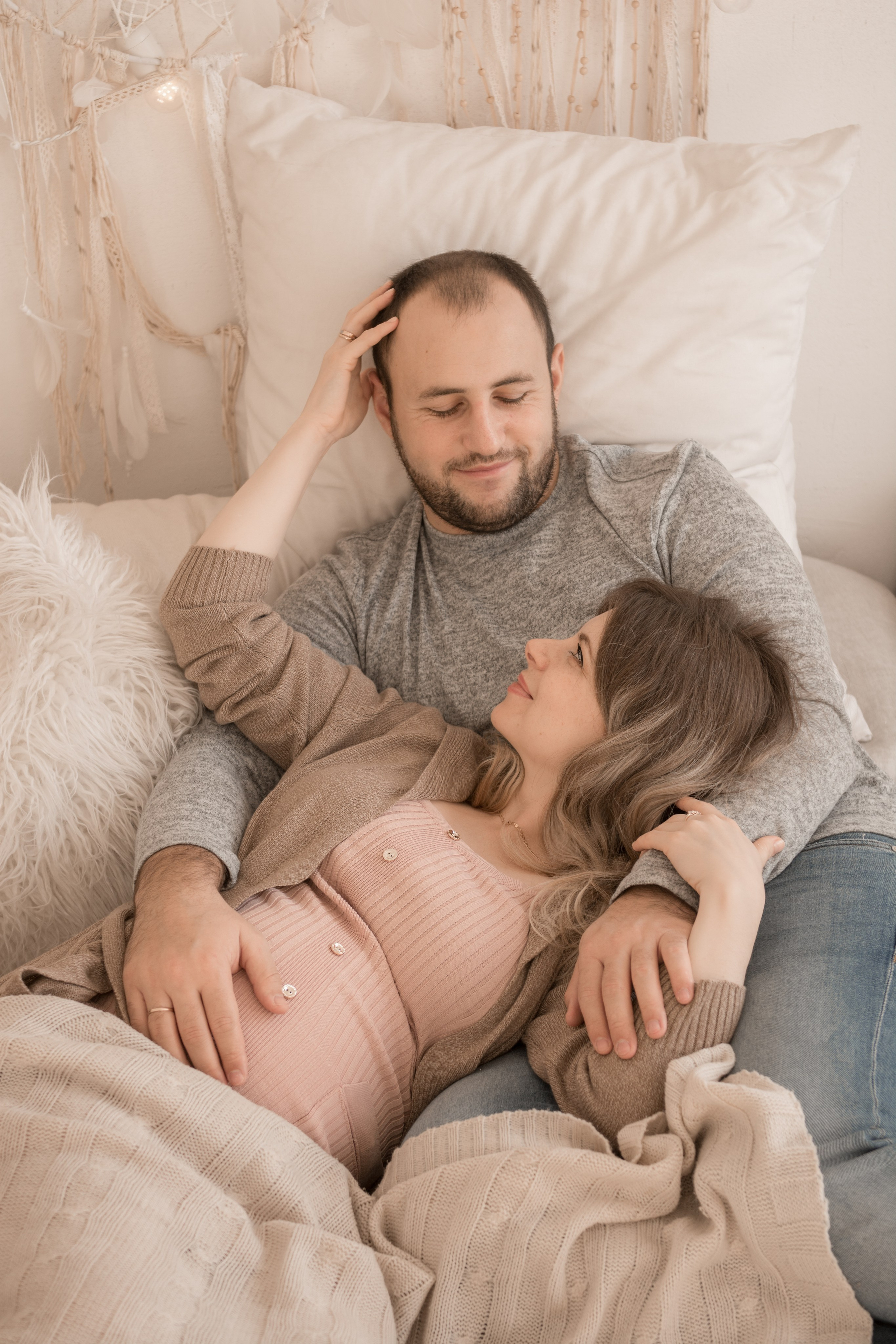 Нежная фотосессия беременности в студии с декором. Фотосессия беременности — Крылова Натали — Москва