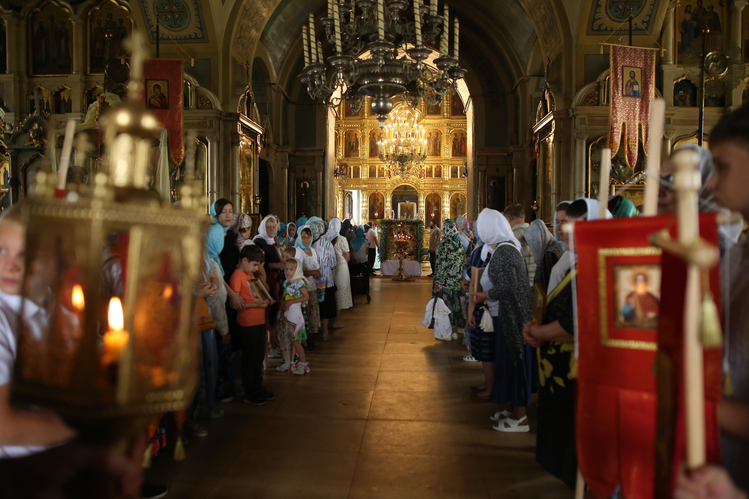 Крестный ход в день памяти Тихвинской иконы Божией Матери. Семейный и детский фотограф Анна Петракова