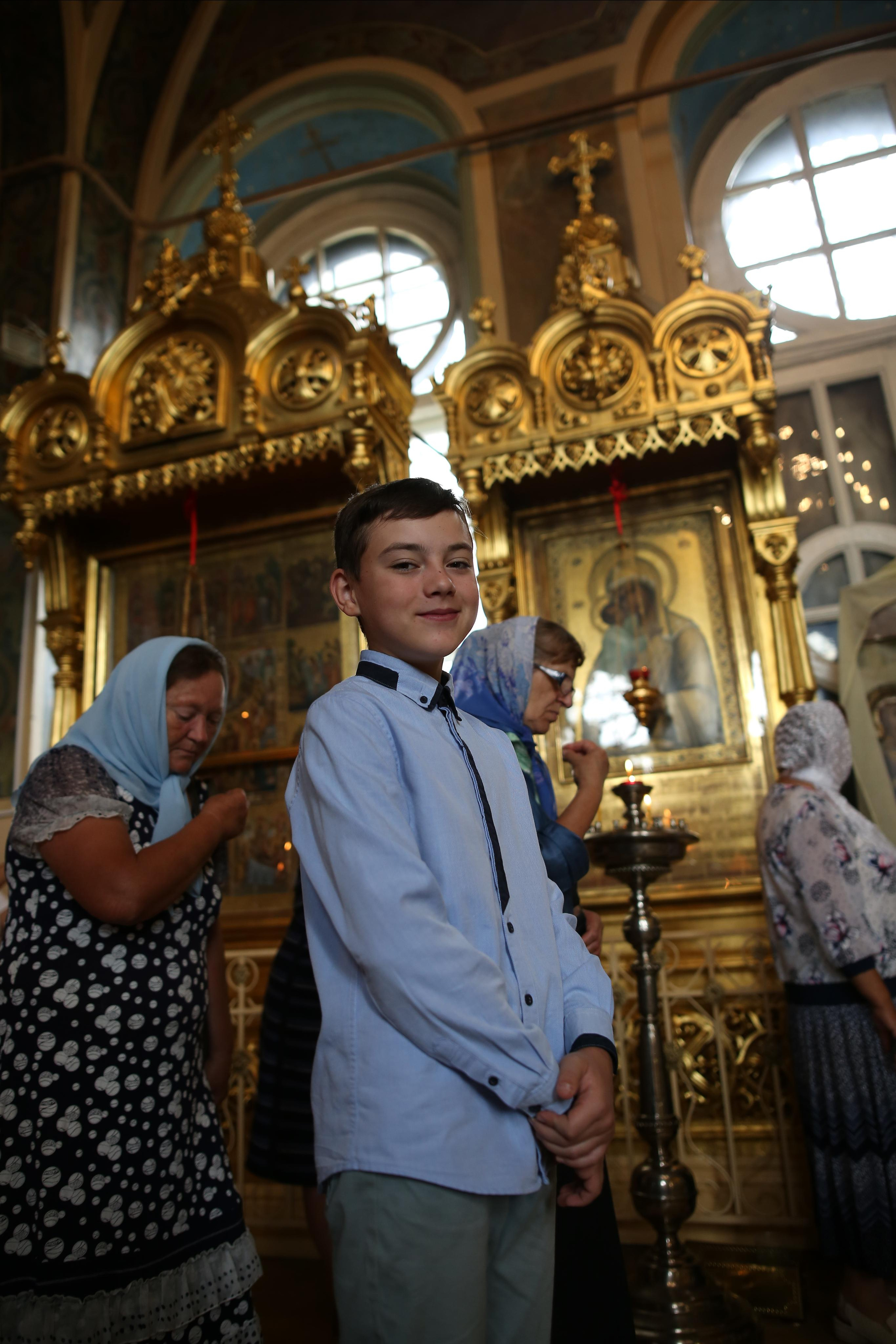 Крестный ход в день памяти Тихвинской иконы Божией Матери. Семейный и детский фотограф Анна Петракова