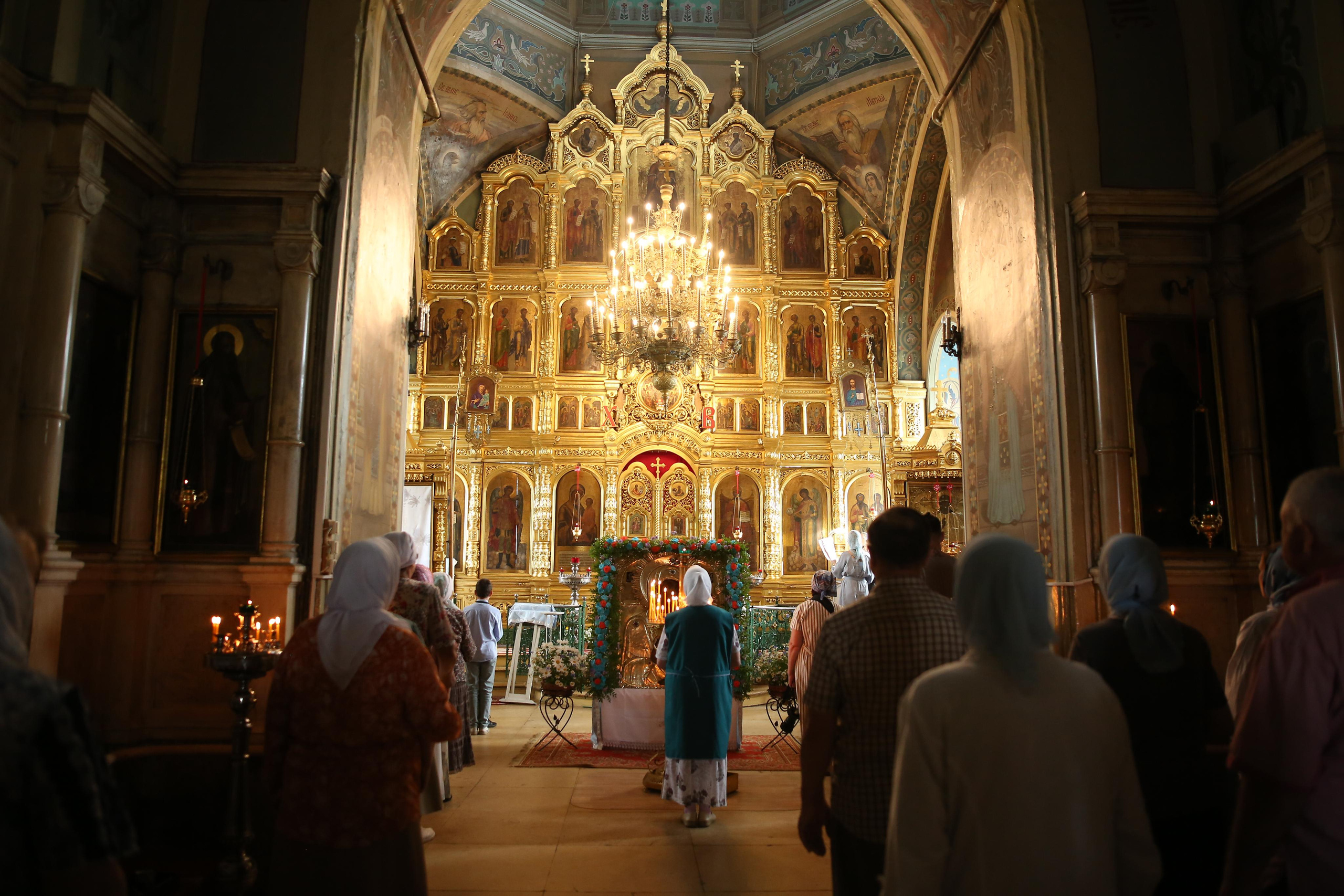 Крестный ход в день памяти Тихвинской иконы Божией Матери. Семейный и детский фотограф Анна Петракова