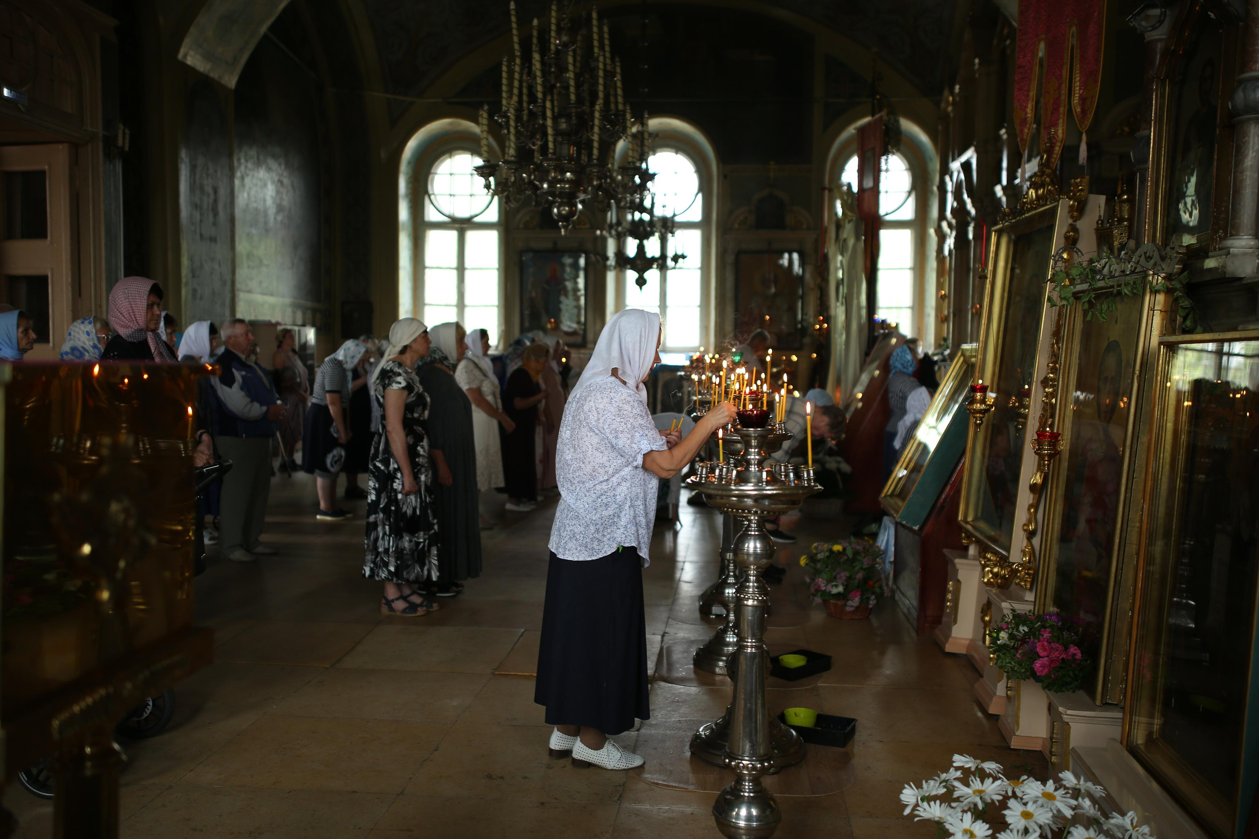 Крестный ход в день памяти Тихвинской иконы Божией Матери. Семейный и детский фотограф Анна Петракова