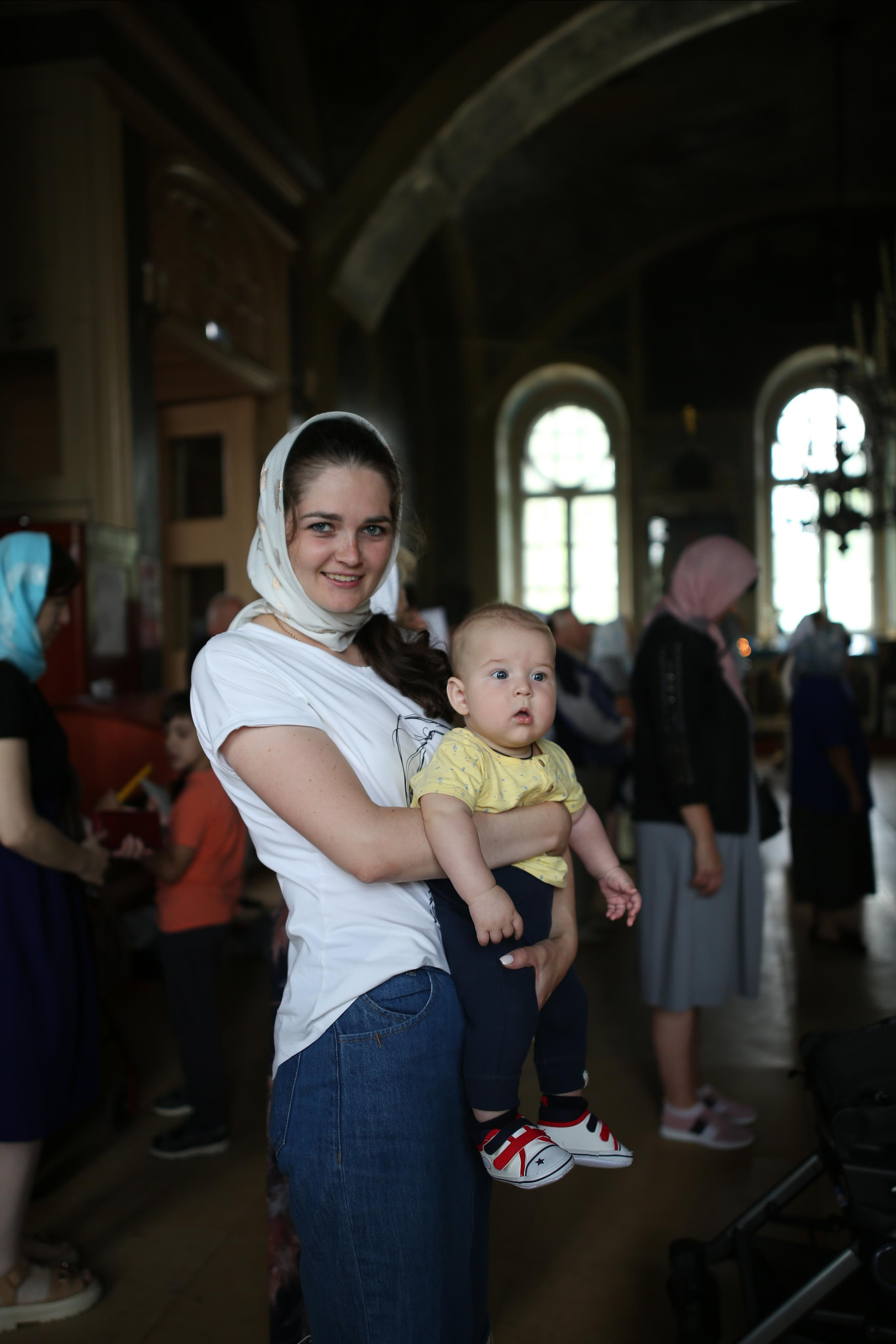 Крестный ход в день памяти Тихвинской иконы Божией Матери. Семейный и детский фотограф Анна Петракова