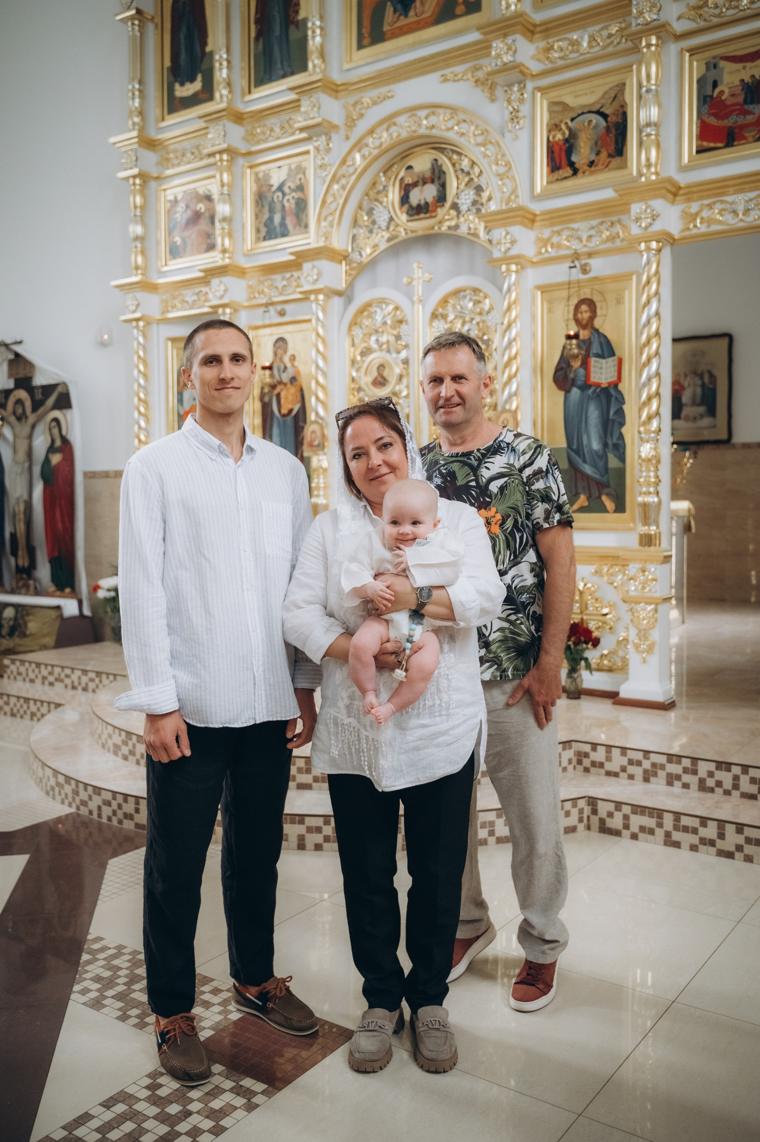 Крещение Корнелии (ХРАМ СВЯТИТЕЛЯ ЛУКИ КРЫМСКОГО). Семейный фотограф в Минске Дарья Дреко