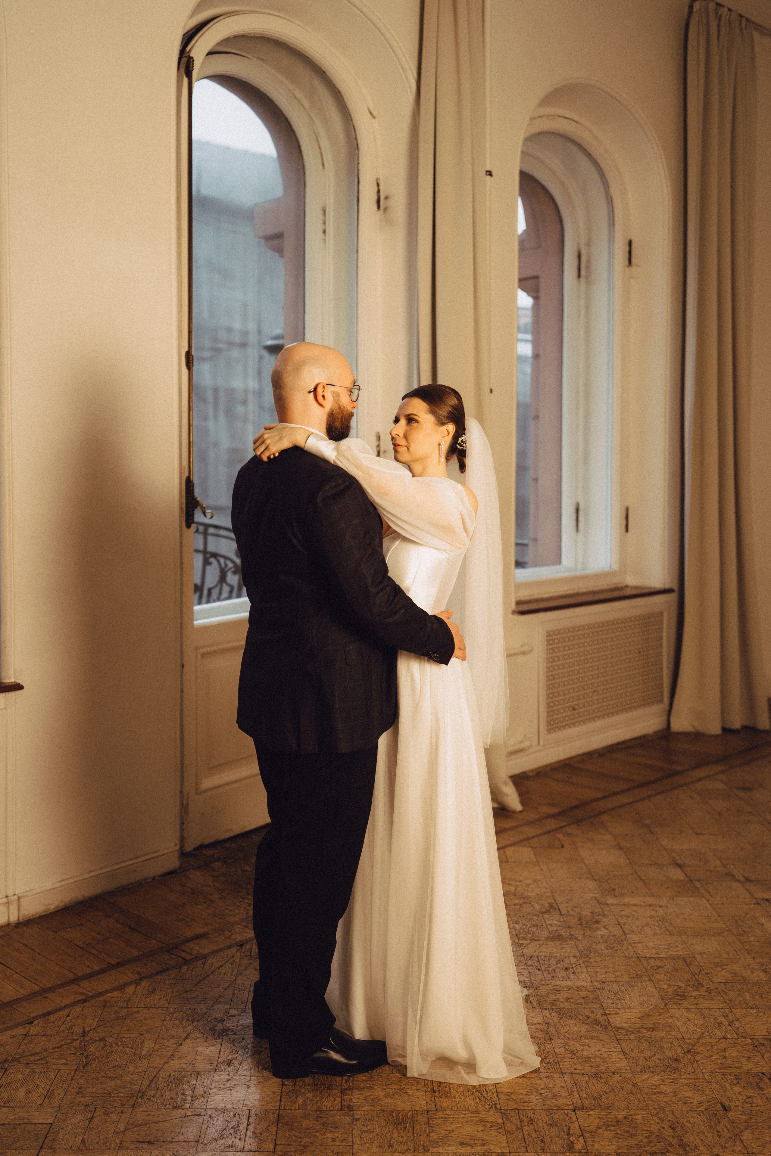 СВАДЕБНАЯ СЬЕМКА ВО ВТОРОМ ДВОРЦЕ (ДЕКАБРЬ) ТАКЖЕ СЬЕМКА В СТУДИИ НА ЧЕРНЫШЕВСКОЙ. Профессиональный фотограф, Санкт-Петербург — Виктория Богомолова