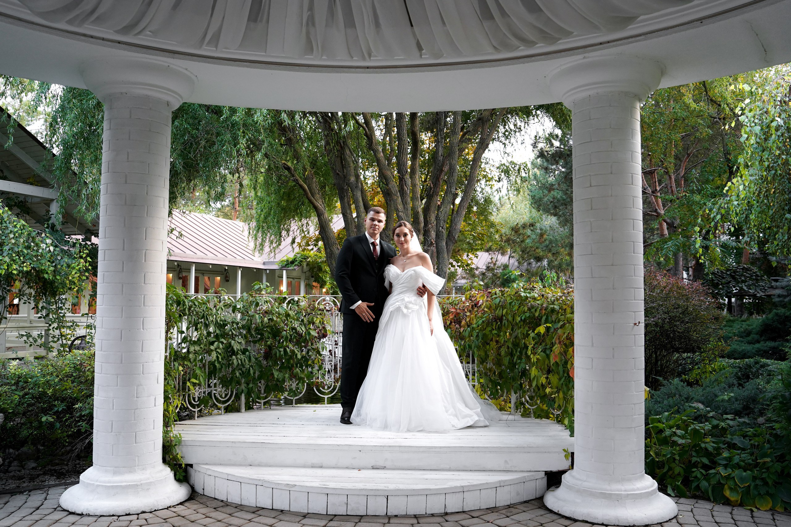 Свадебная экспресс-фотосессия на территории ресторана «Атаманская усадьба» в Ростове-на-Дону. Дмитрий и Арина 💫. Свадебный фотограф в Ростове-на-Дону. Таинство Крещения и Венчания, семейные фотосессии. Алёна Чёботова