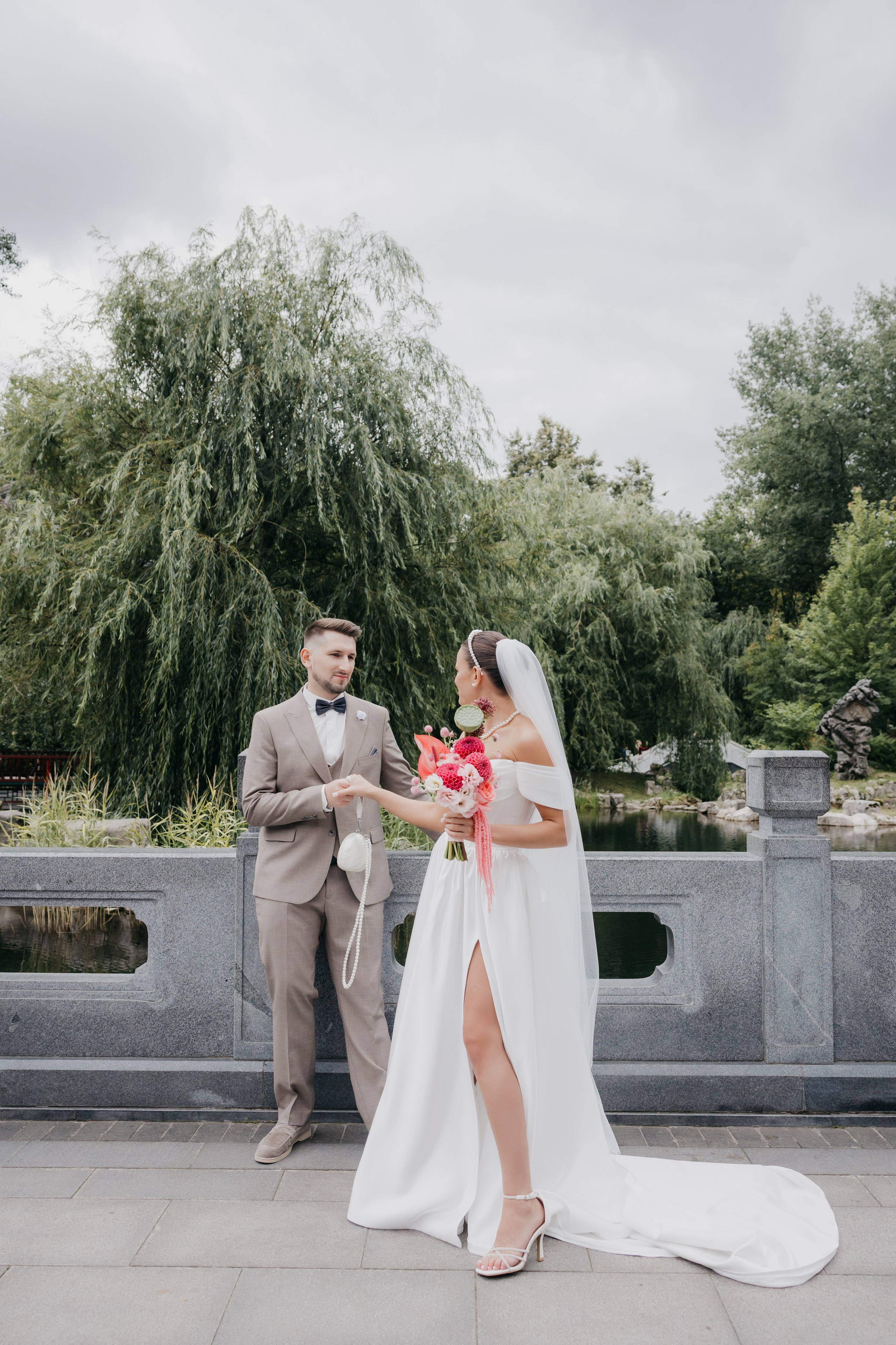 Свадебная фотосессия в отеле Soluxe Hotel Moscow. Свадебный фотограф в Москве Екатерина Гусева