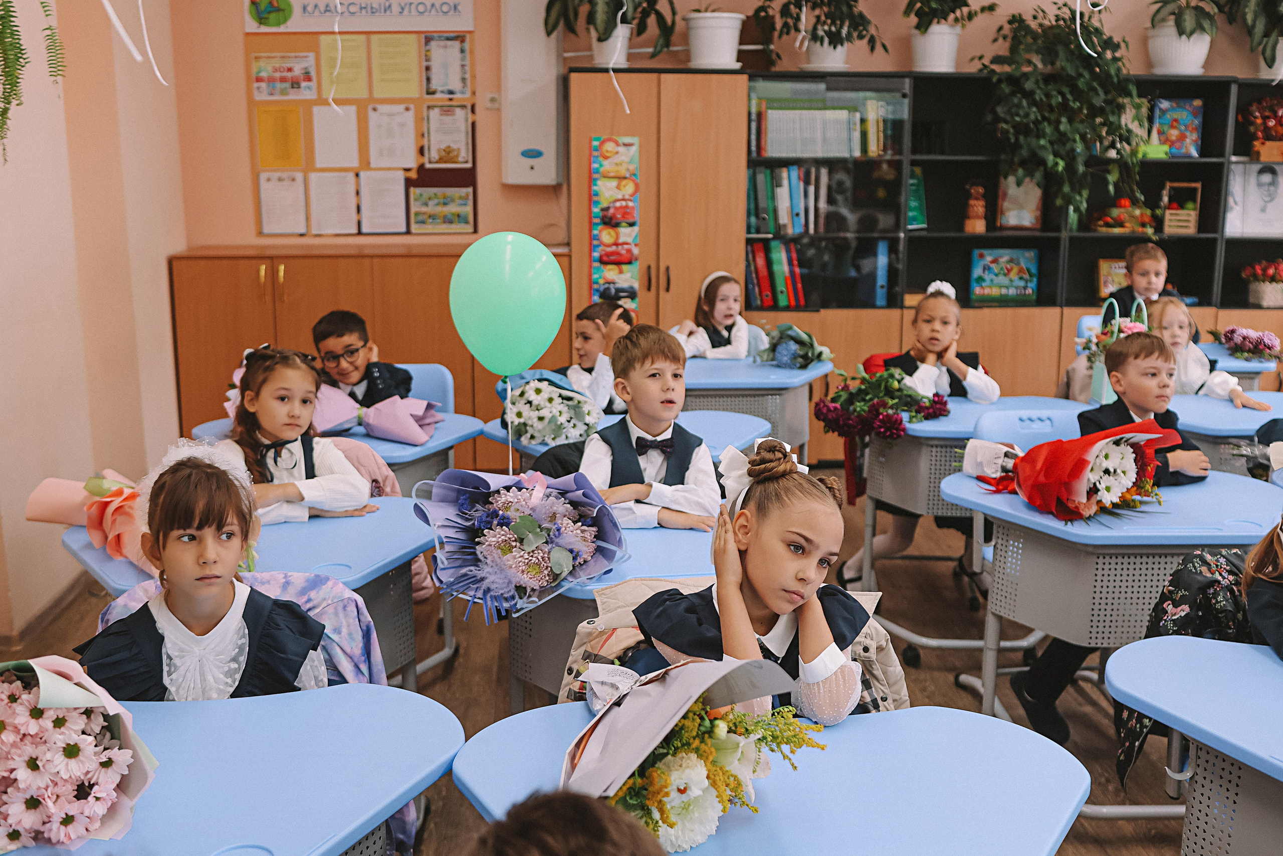 1 сентября линейка+кл час+портреты. Семейный фотограф Тюмень, фотограф на роды Салмина Мария