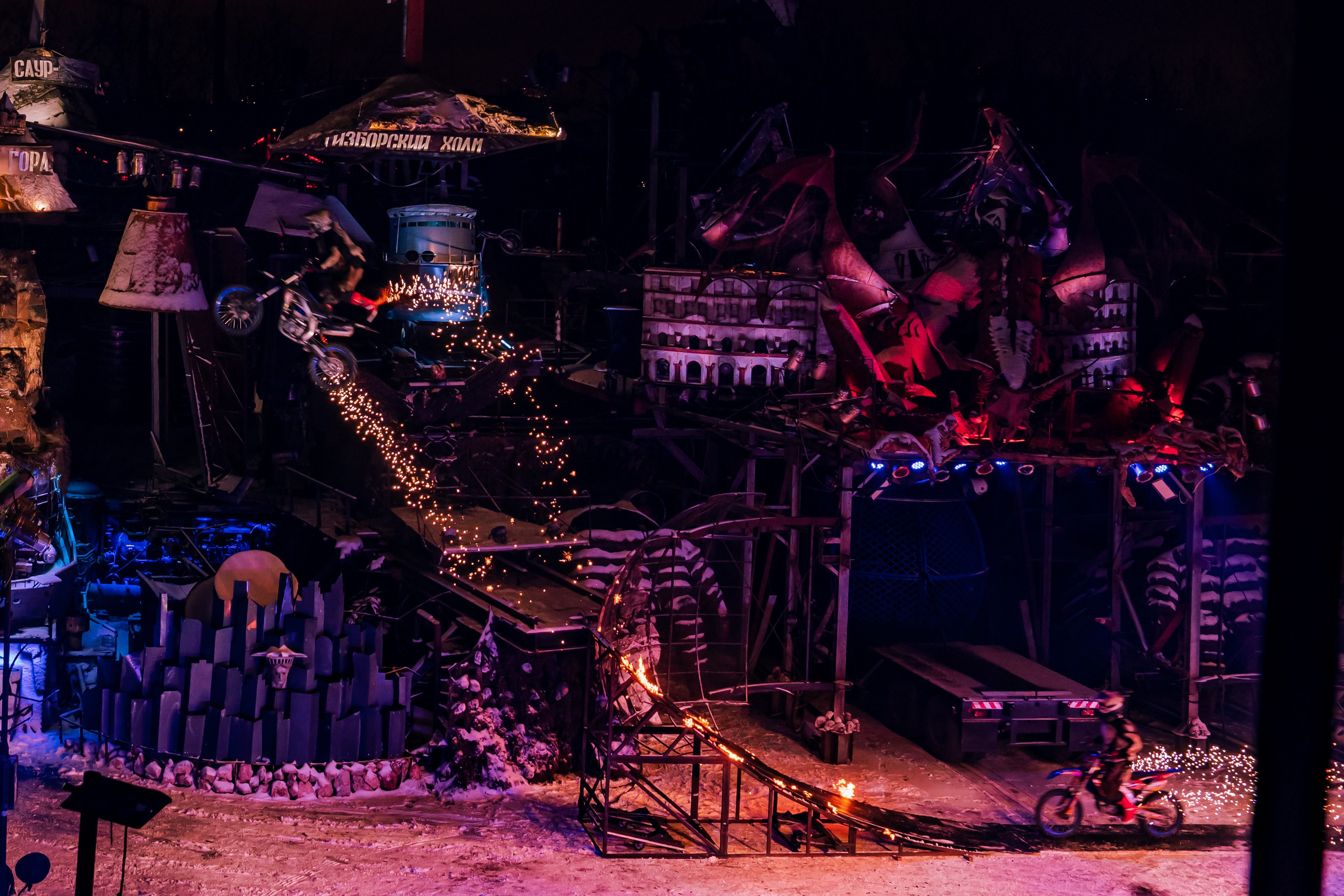 Новогодняя сказка в Байк Центре «Ночные Волки». Крамер Юлиана детский и семейный фотограф