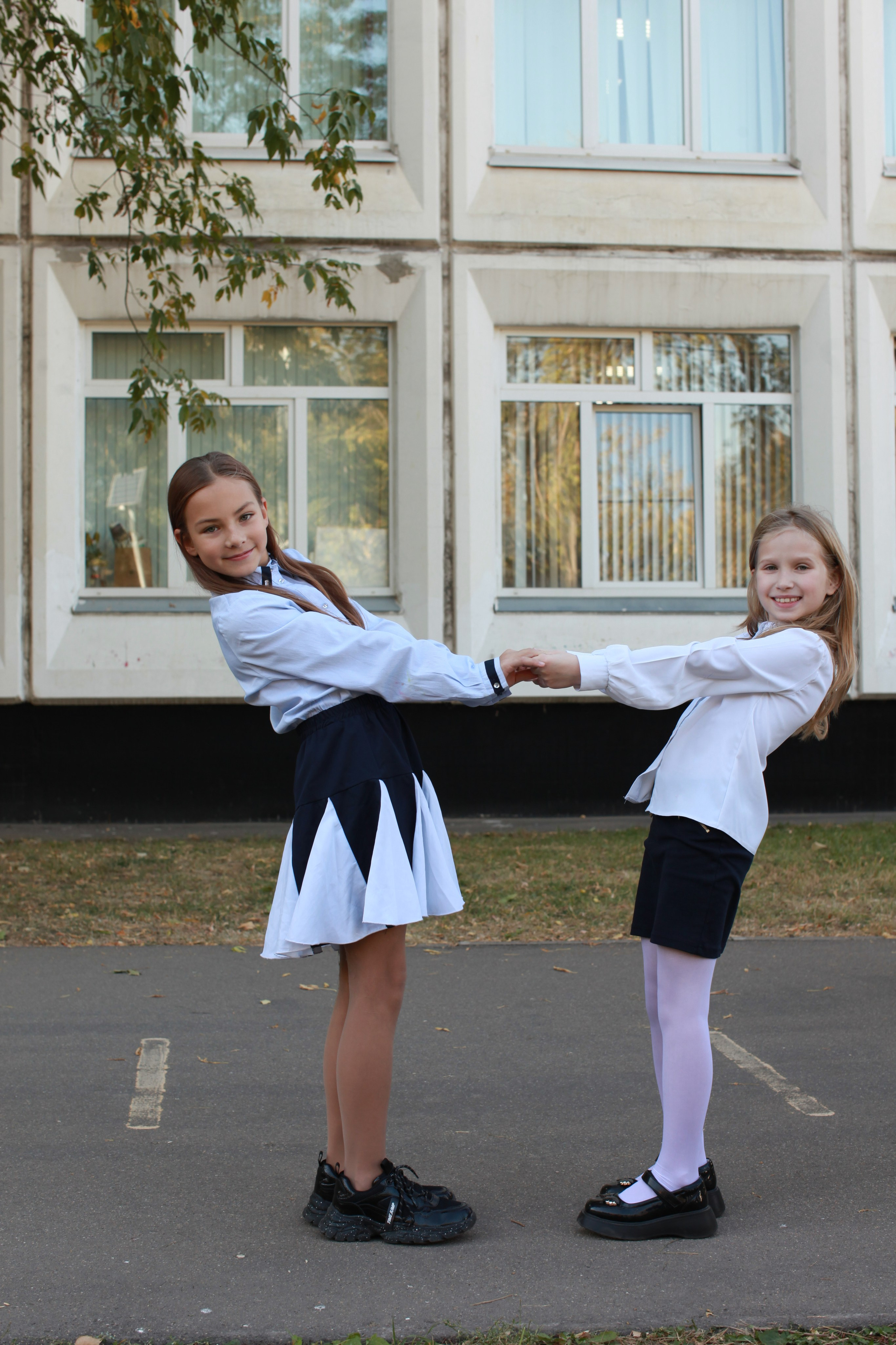 Осенняя фотосессия у школы. Выпускные альбомы Москва СВАО