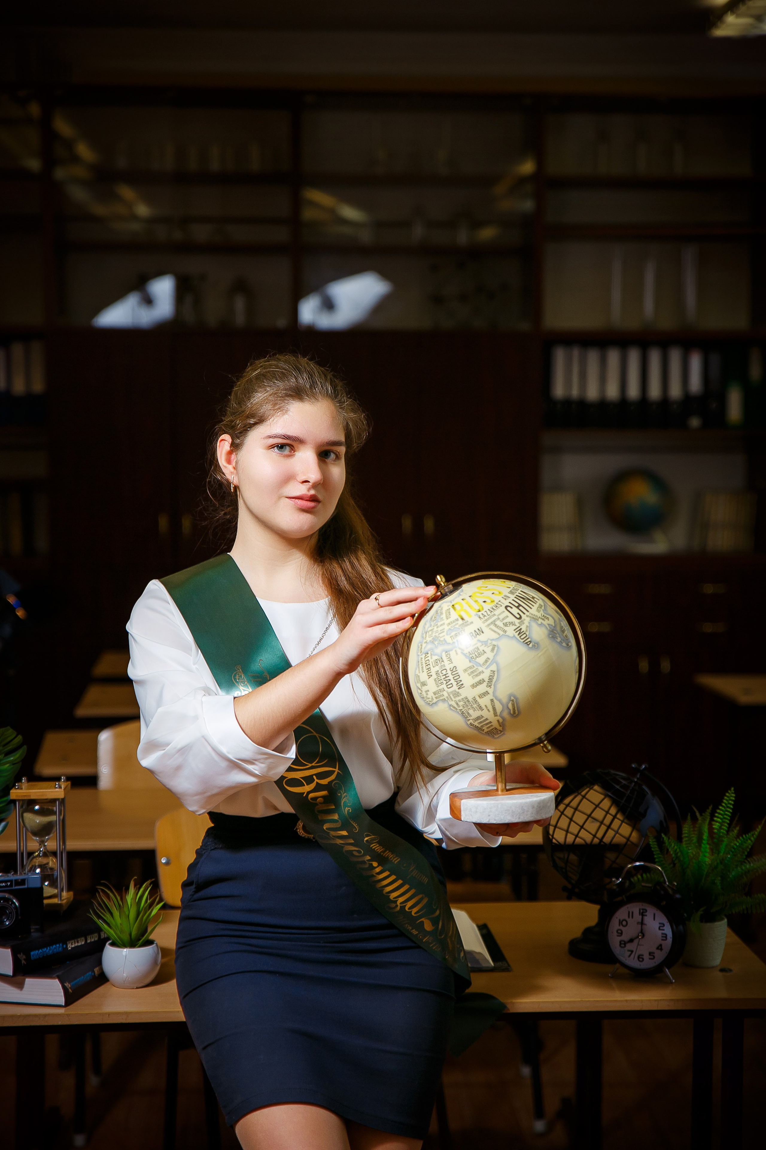 КЛАССИКА. Выпускные альбомы в Донецке и ДНР. Фотограф Донецк и ДНР